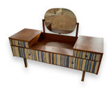 Dressing table in natural wood and fabrics