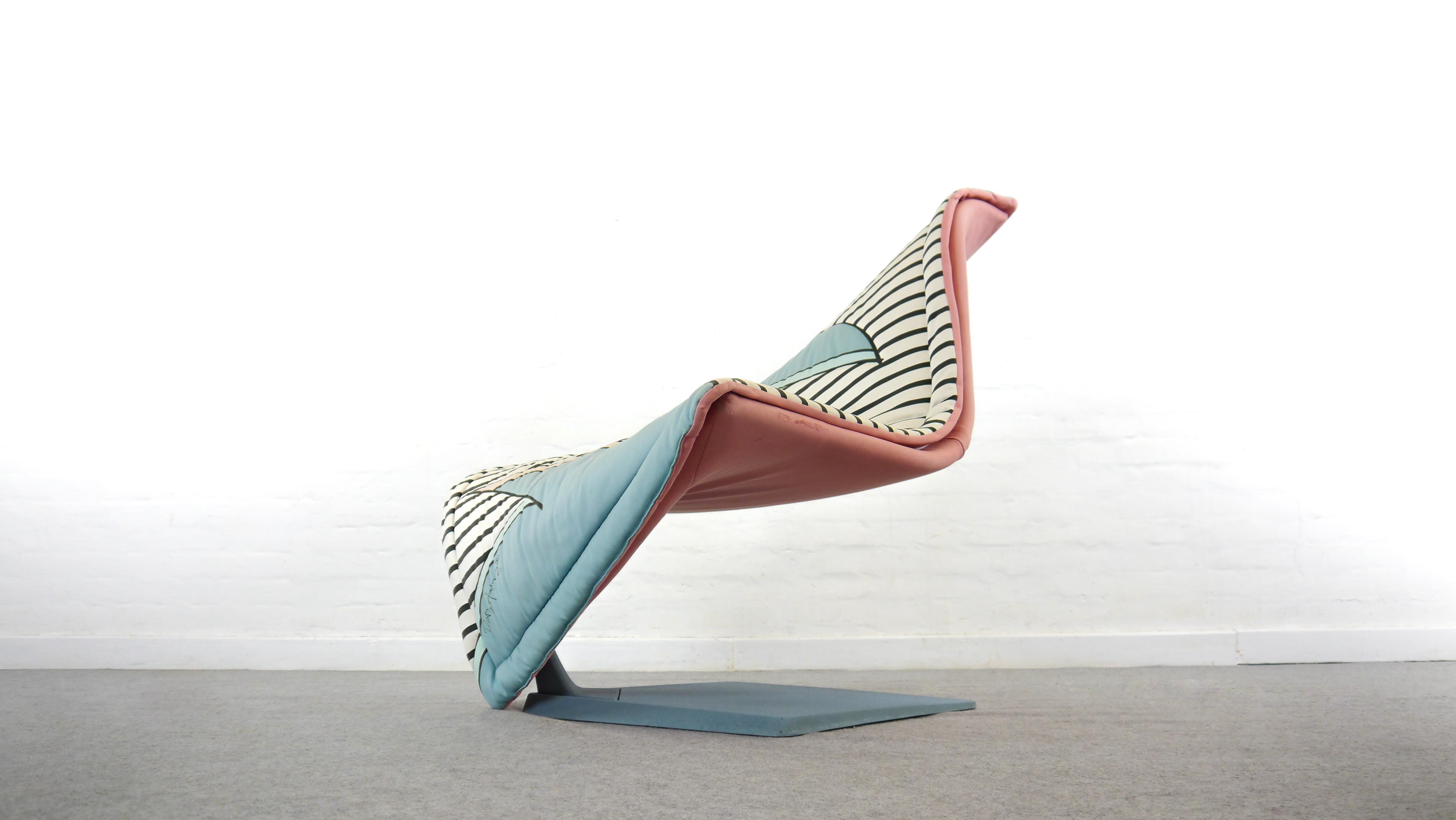 Postmodern "Flying Carpet" Memphis Lounge Chair by simon Desanta for Rosenthal