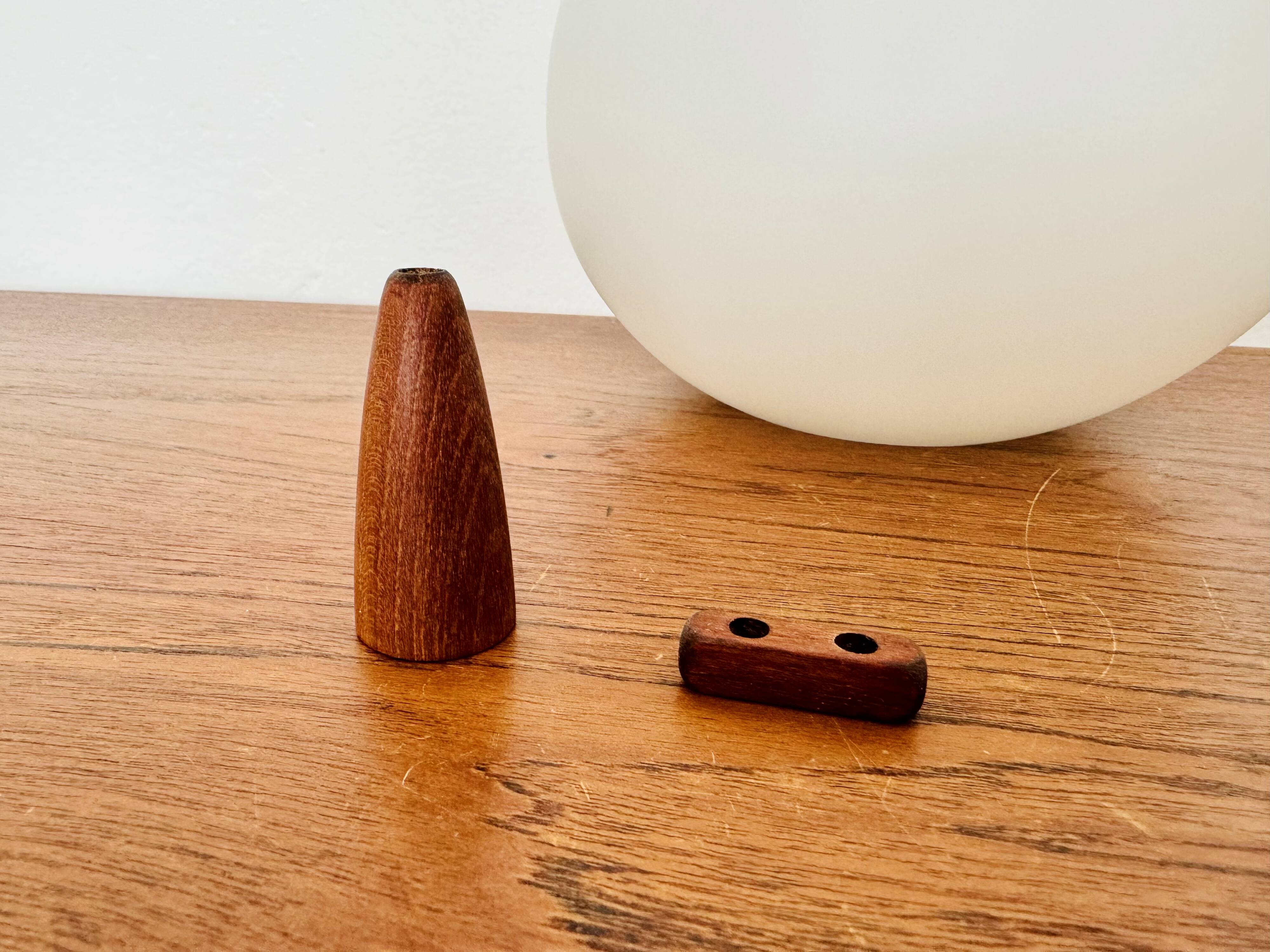 Lampe à Suspension Opaline par Uno et Östen Kristiansson