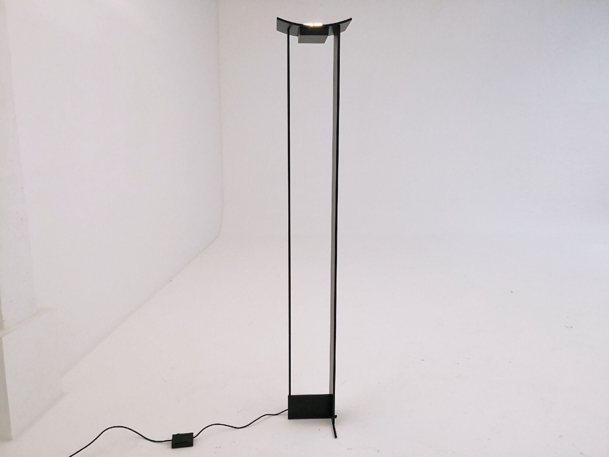 MCP Gilles Derain for Lumen Center halogen lamp