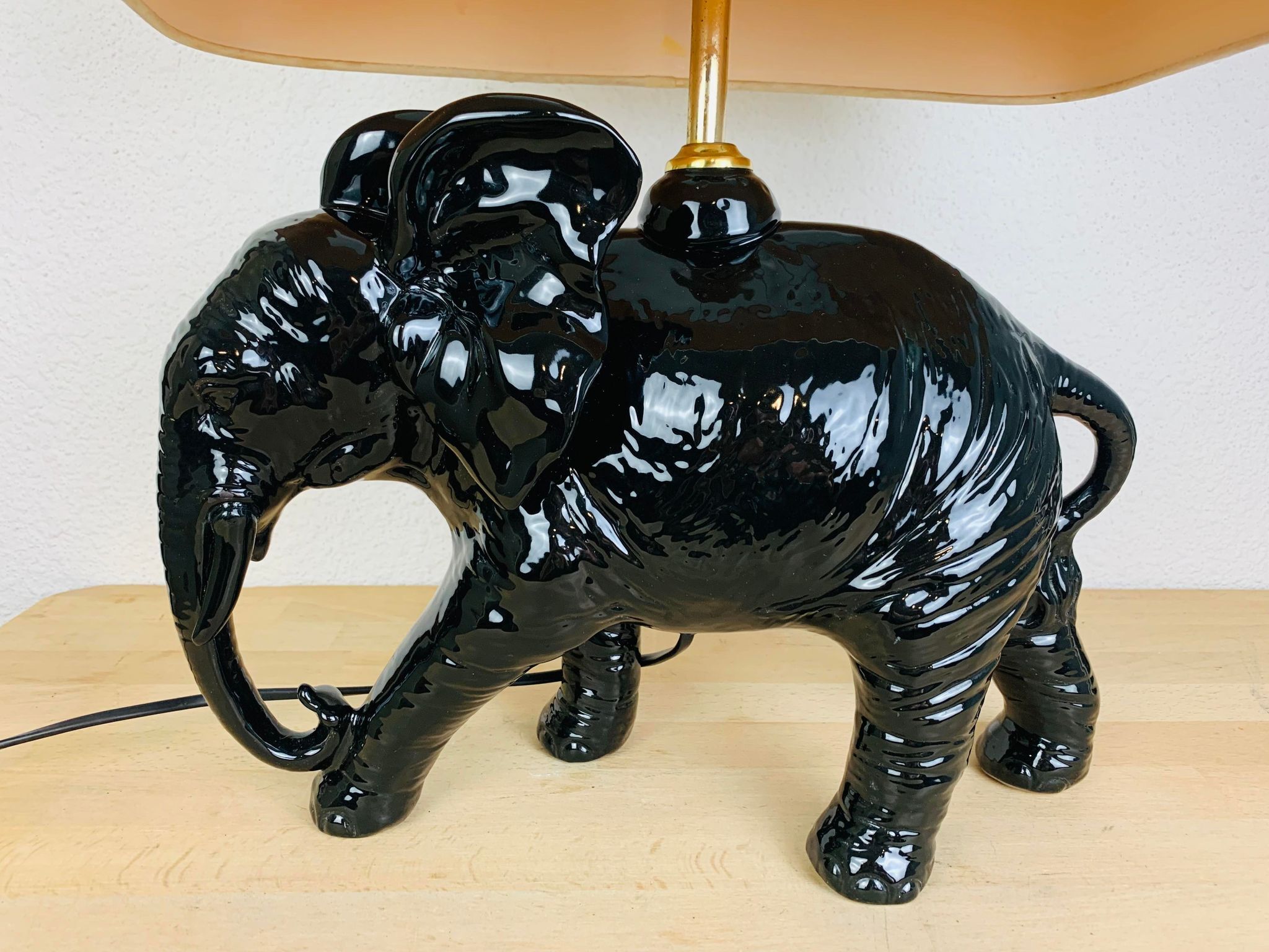 Black ceramic elephant lamp jungle style