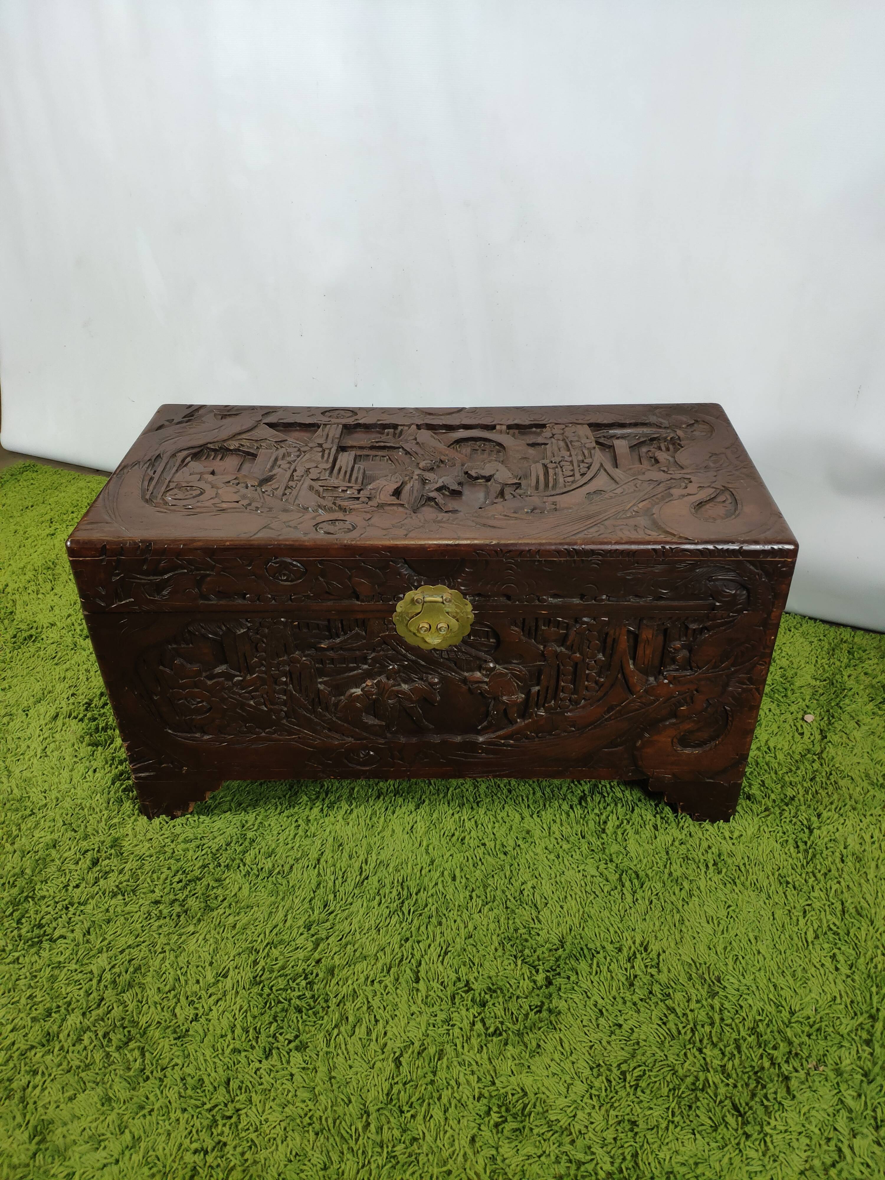 Asian-style travel trunk
