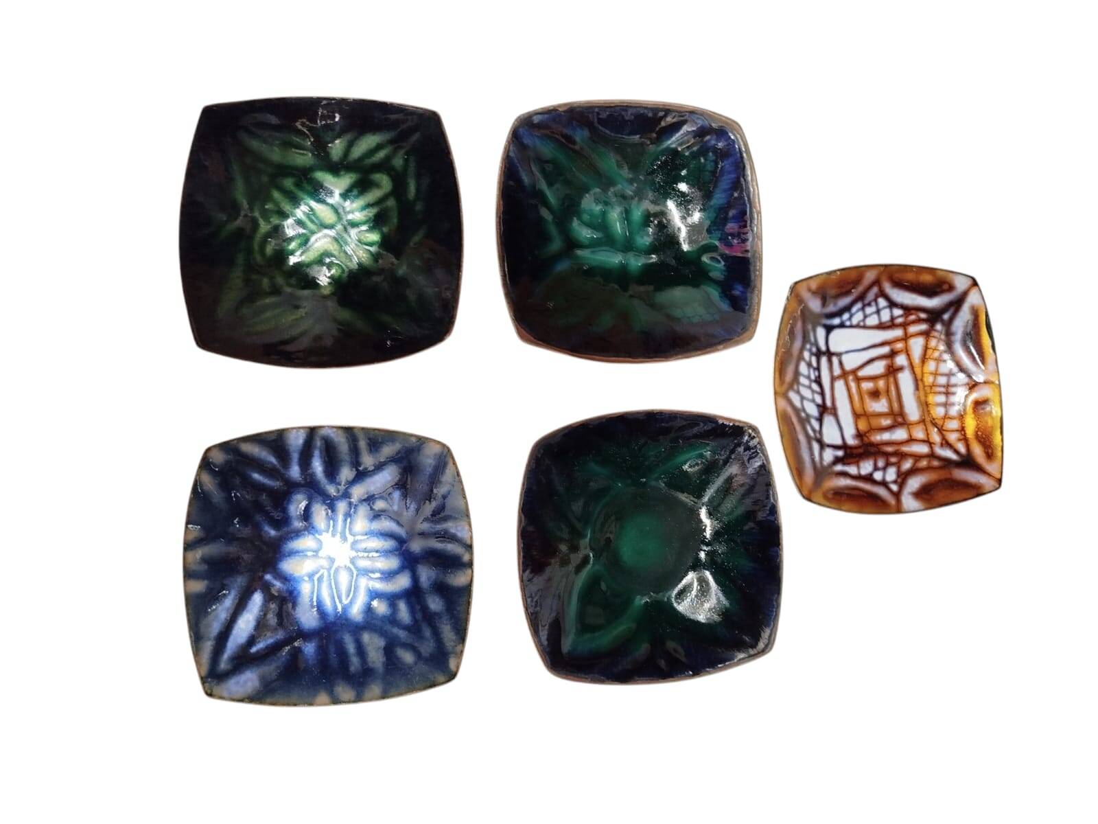 5 old enamelled copper dishes