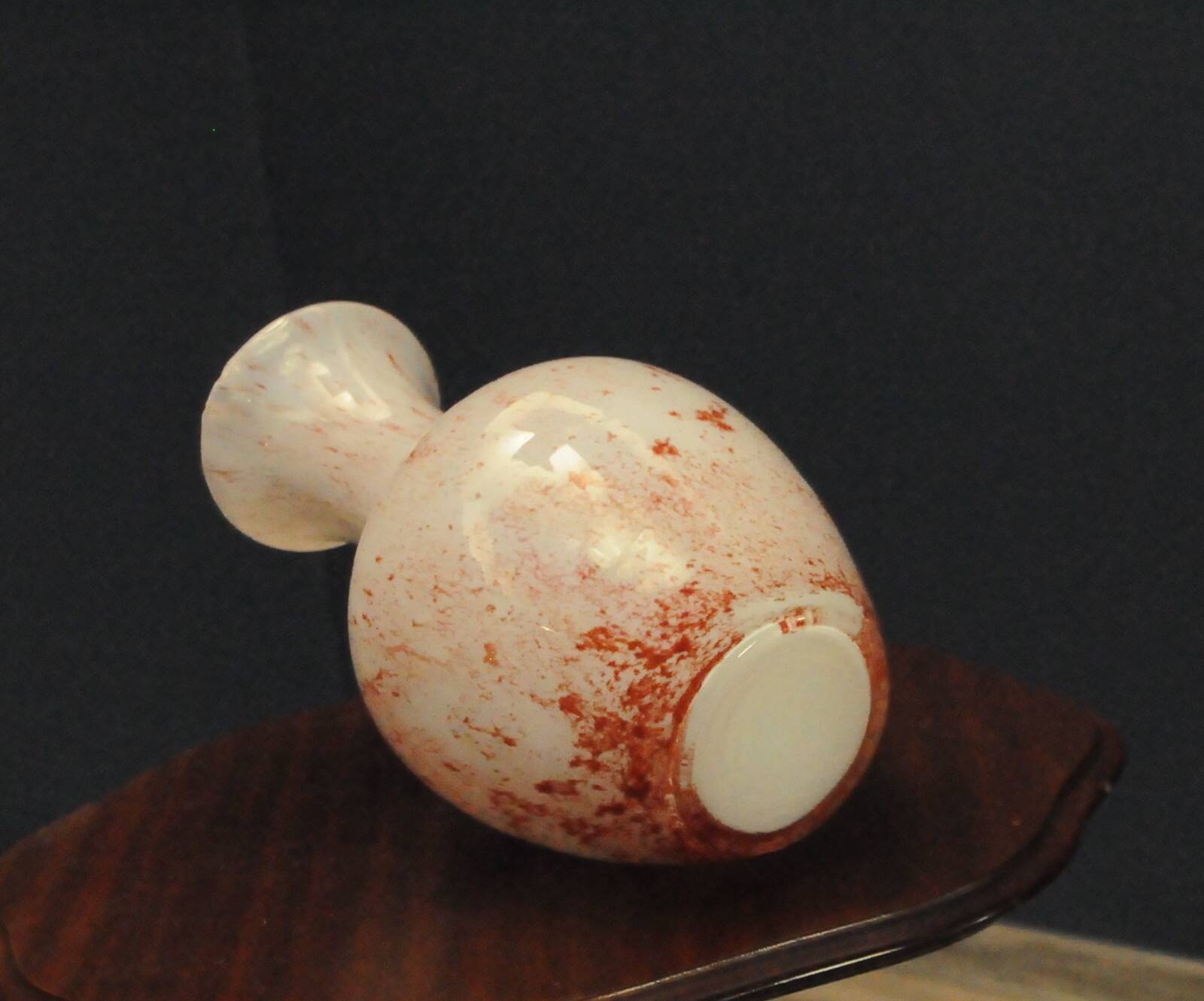 Vase en verre signé V.B Opaline Florence Italie