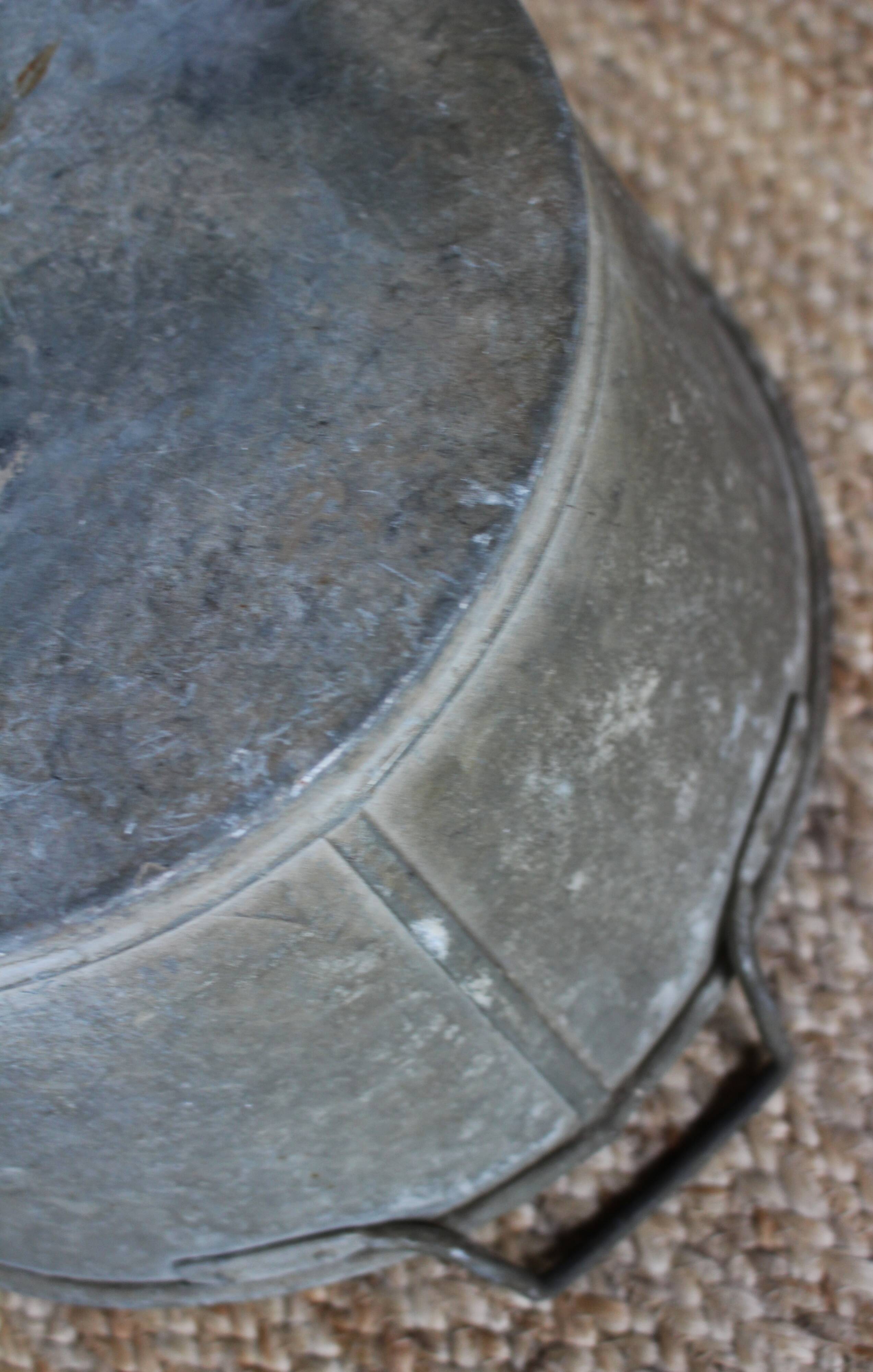Round zinc basin with two handles vintage garden
