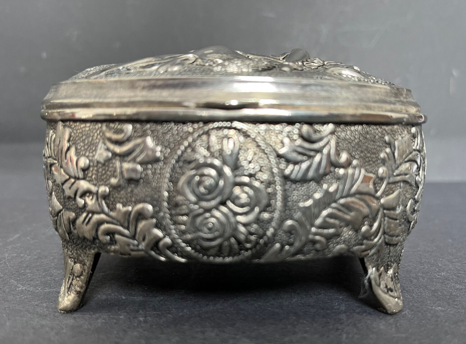 Silver metal jewelry box