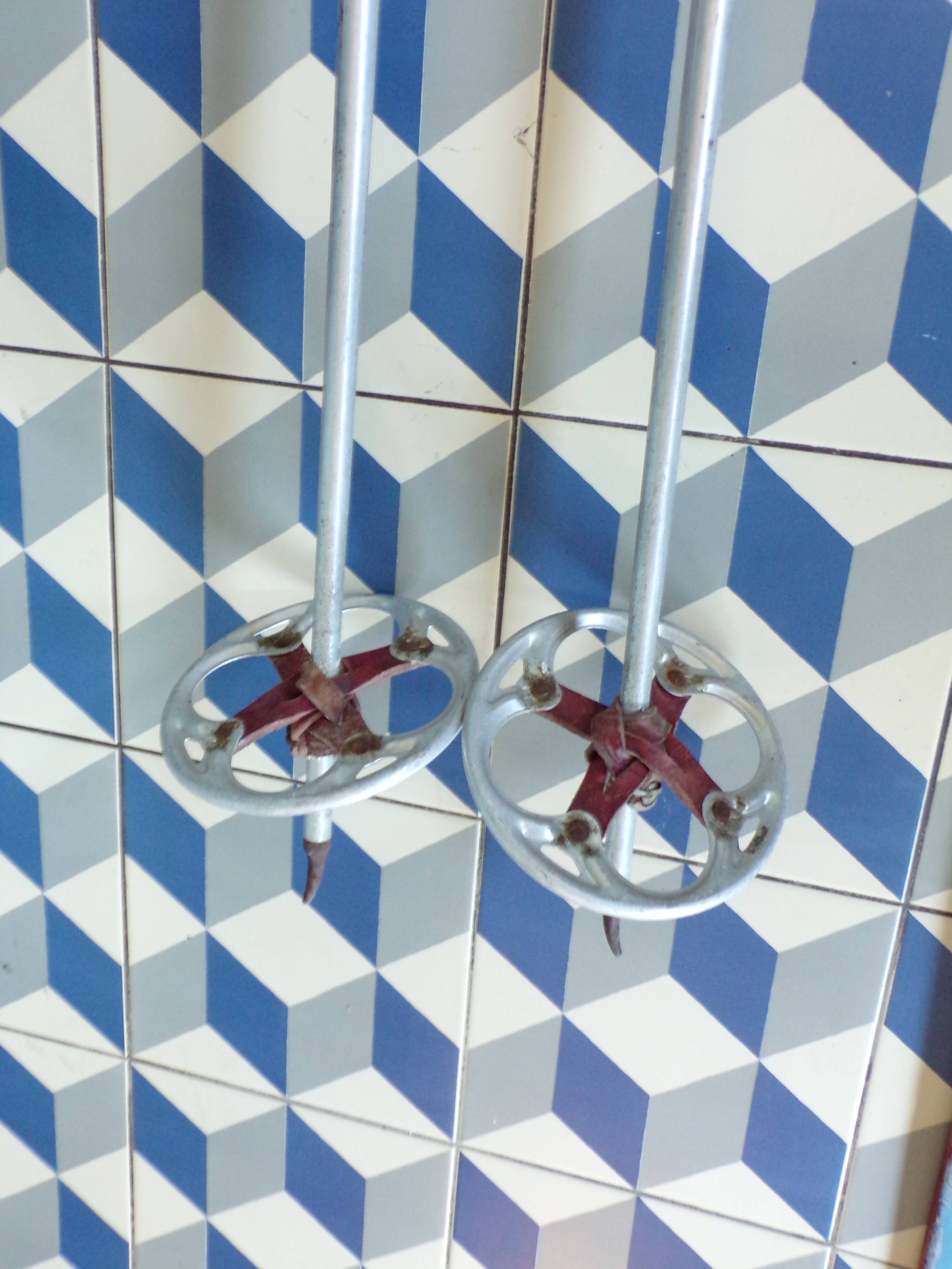 Pair of vintage skis and poles L=198cm