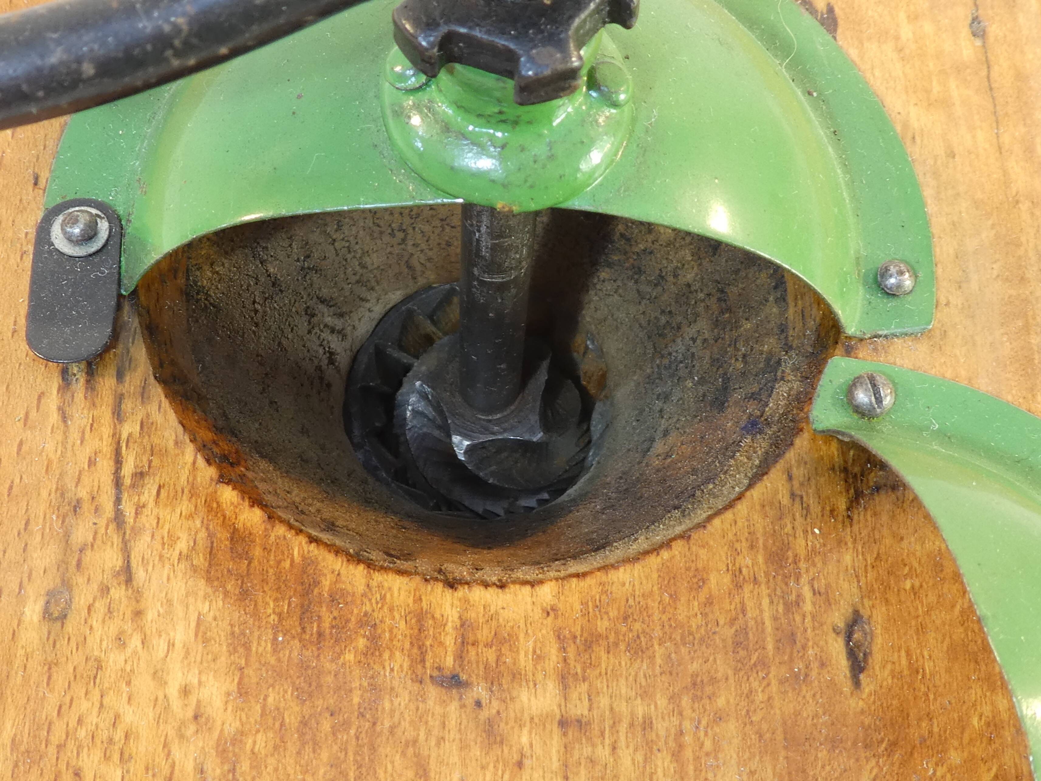 Coffee mill PEUGEOT FRERES Valentigney DOUBS functional