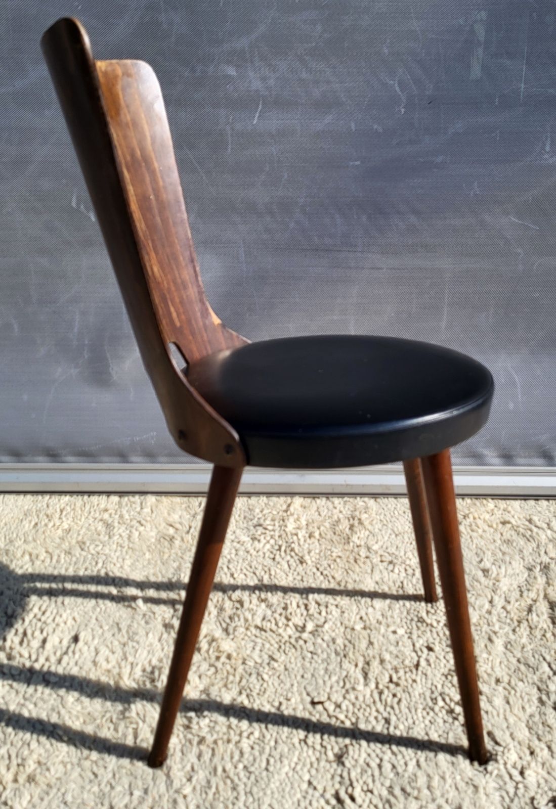 Chaise Dove • Baumann • Simili noir