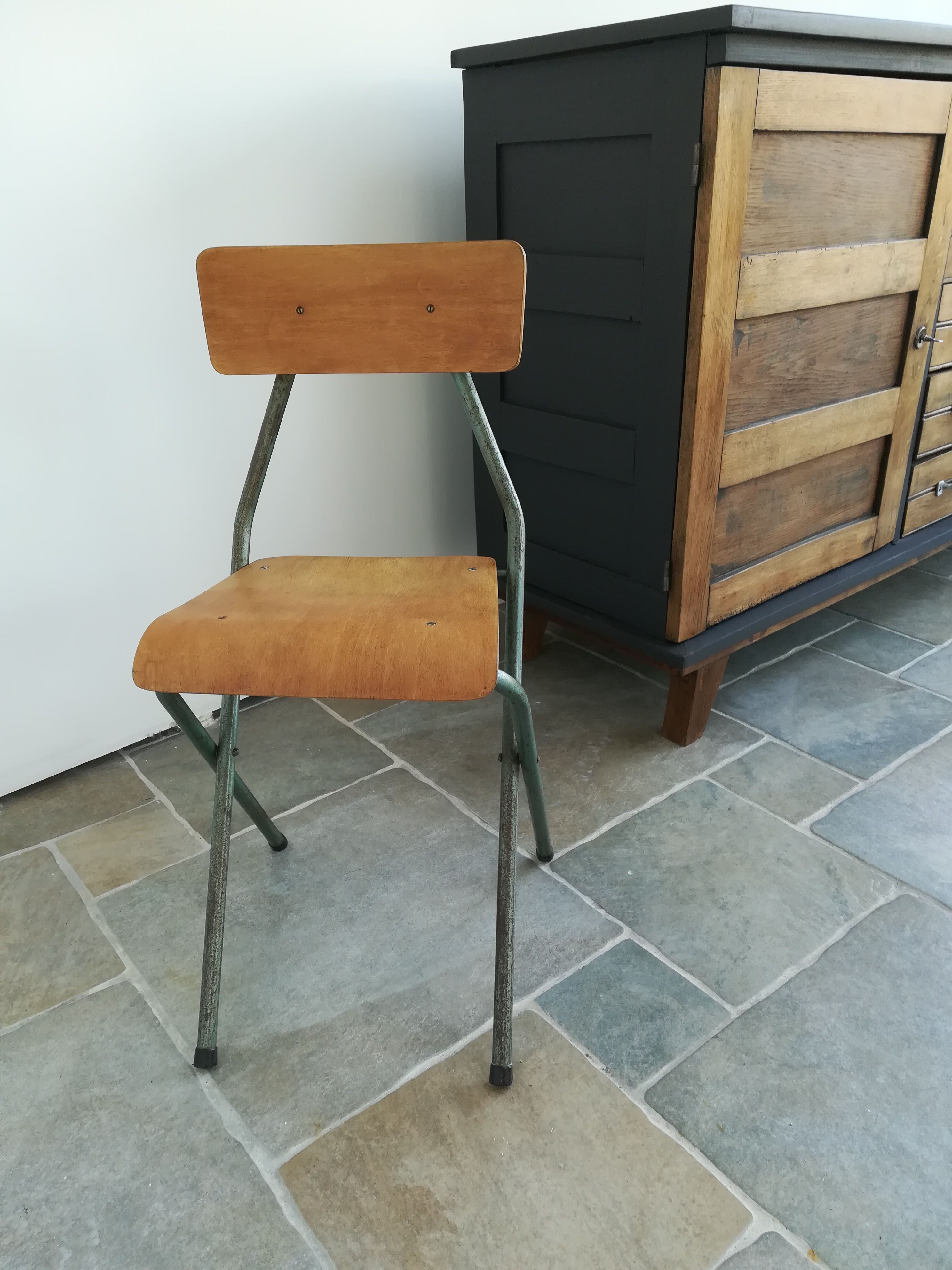 Chaise industrielle enfant