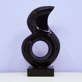 statue vintage en granit noir de Leonardo Nierman