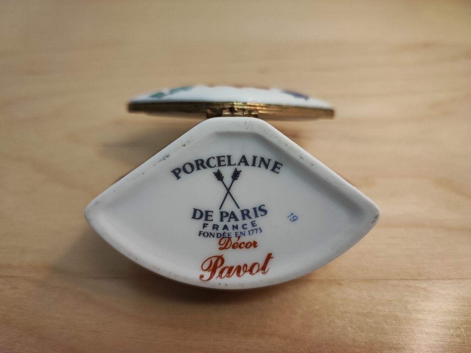 Paris porcelain pill box