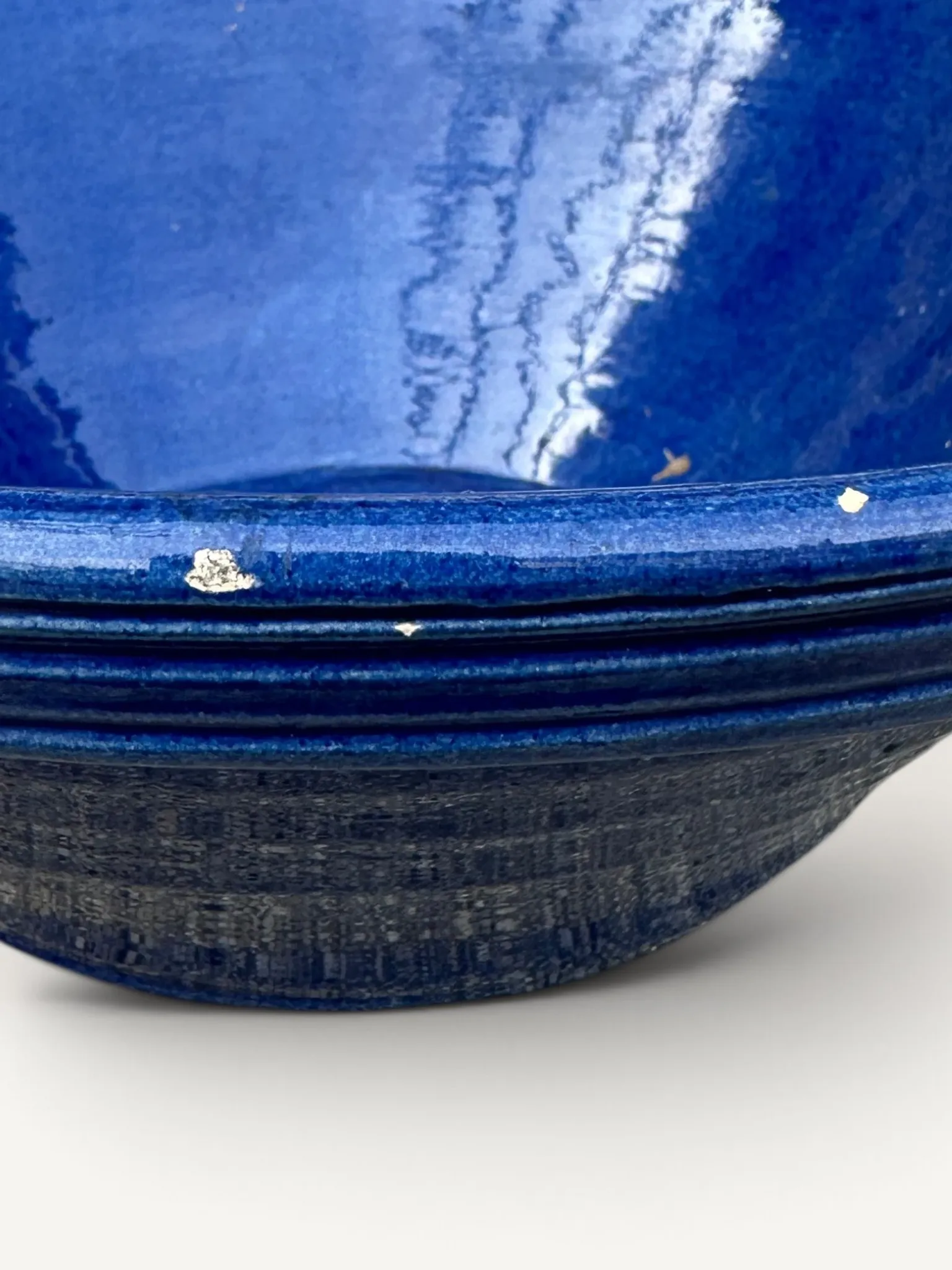 Handmade deep dish in glazed terracotta