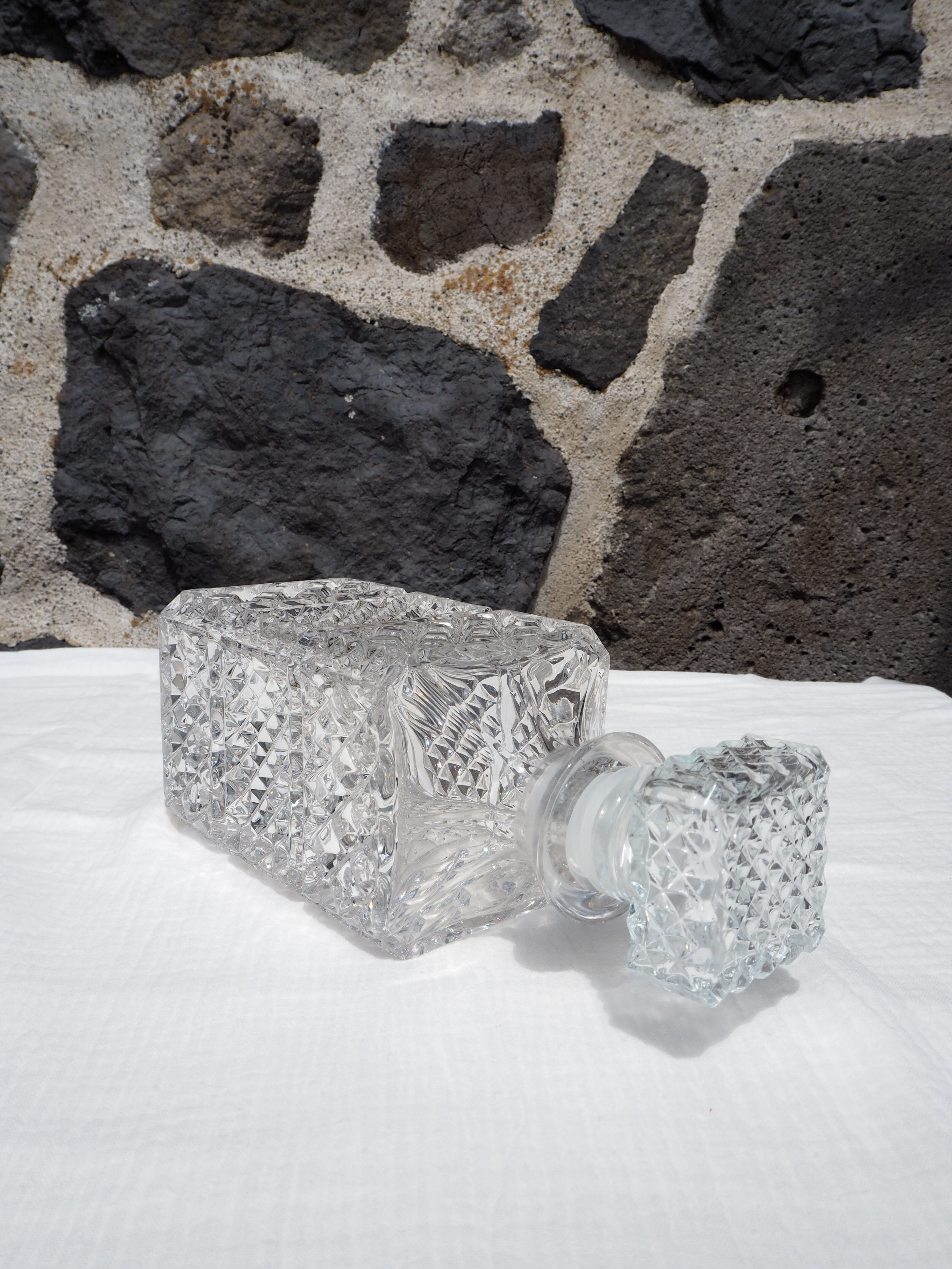 Glass whisky decanter