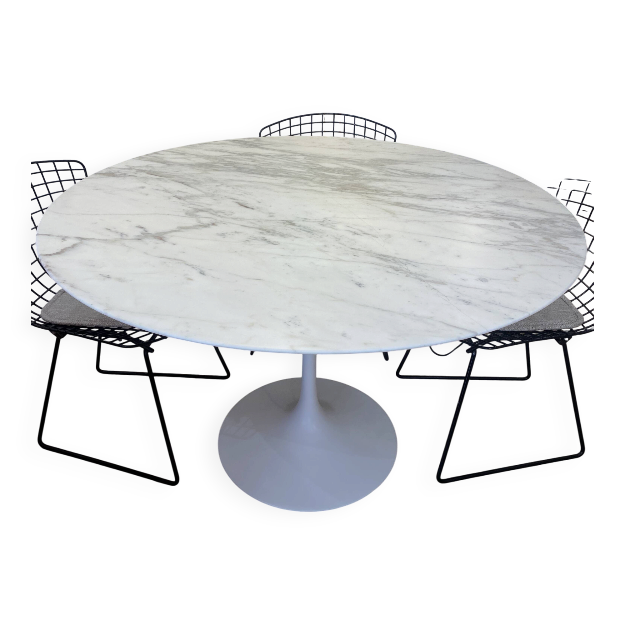 Tulip round table in Calacatta marble by Eero Saarinen - Ø 120 cm - Knoll -
