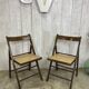 Paire de chaises pliantes avec cannage