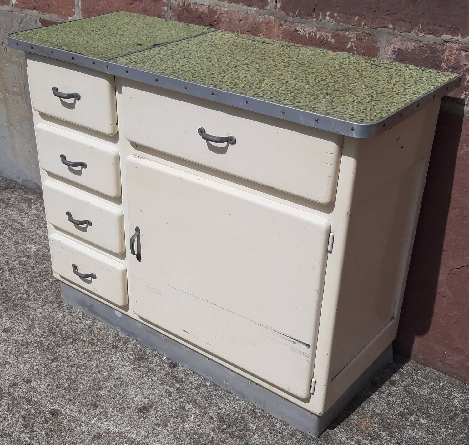 Kitchen buffet (1950s)