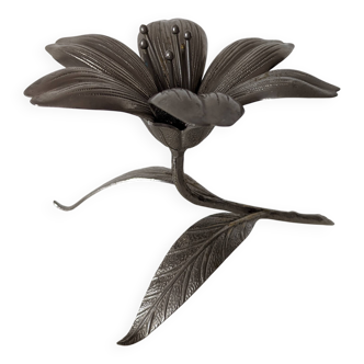guest ashtray, individual flower-shaped, metal