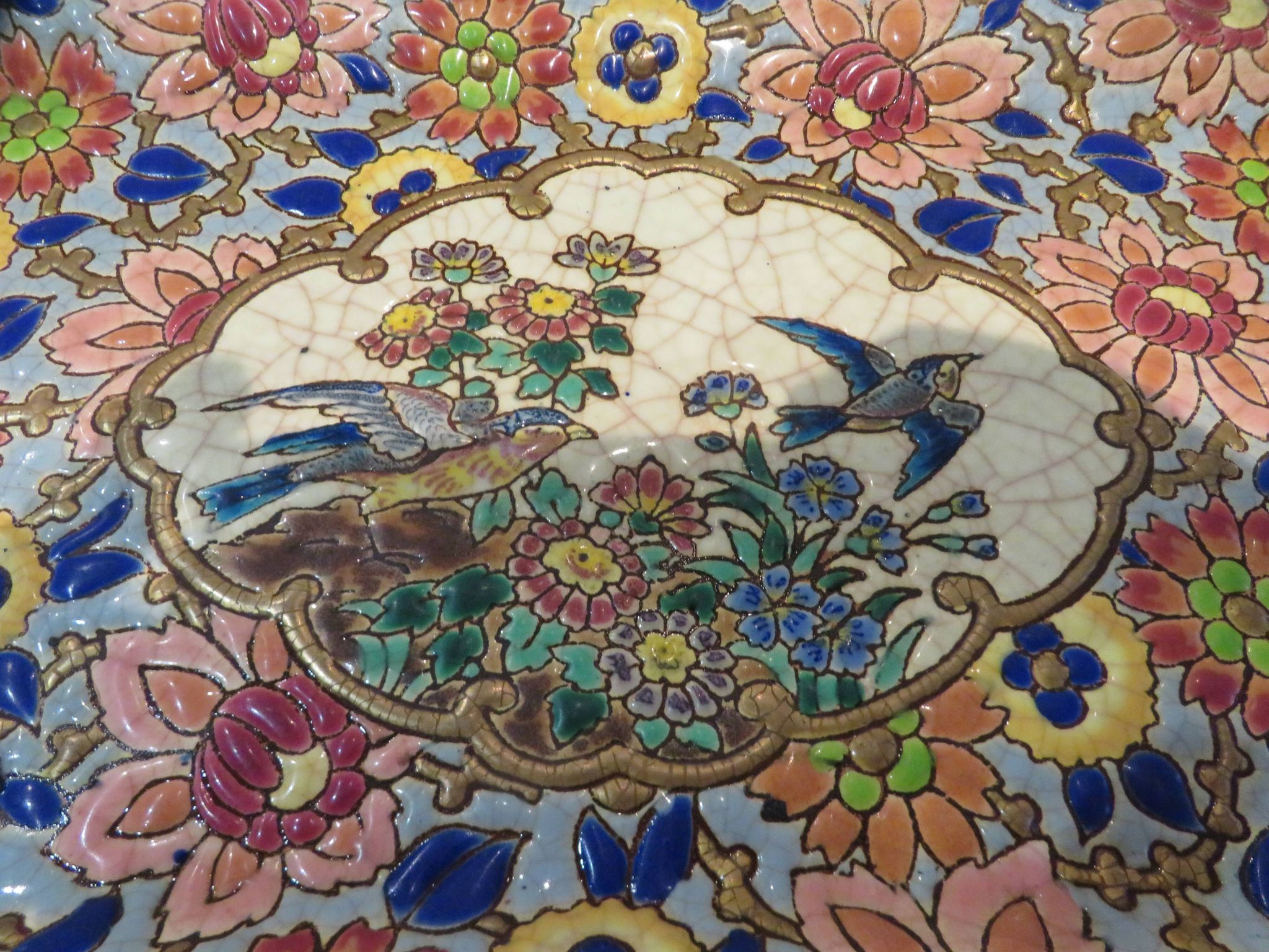 Plat à cake émaux de longwy style art deco décor oiseaux fond bleu clair