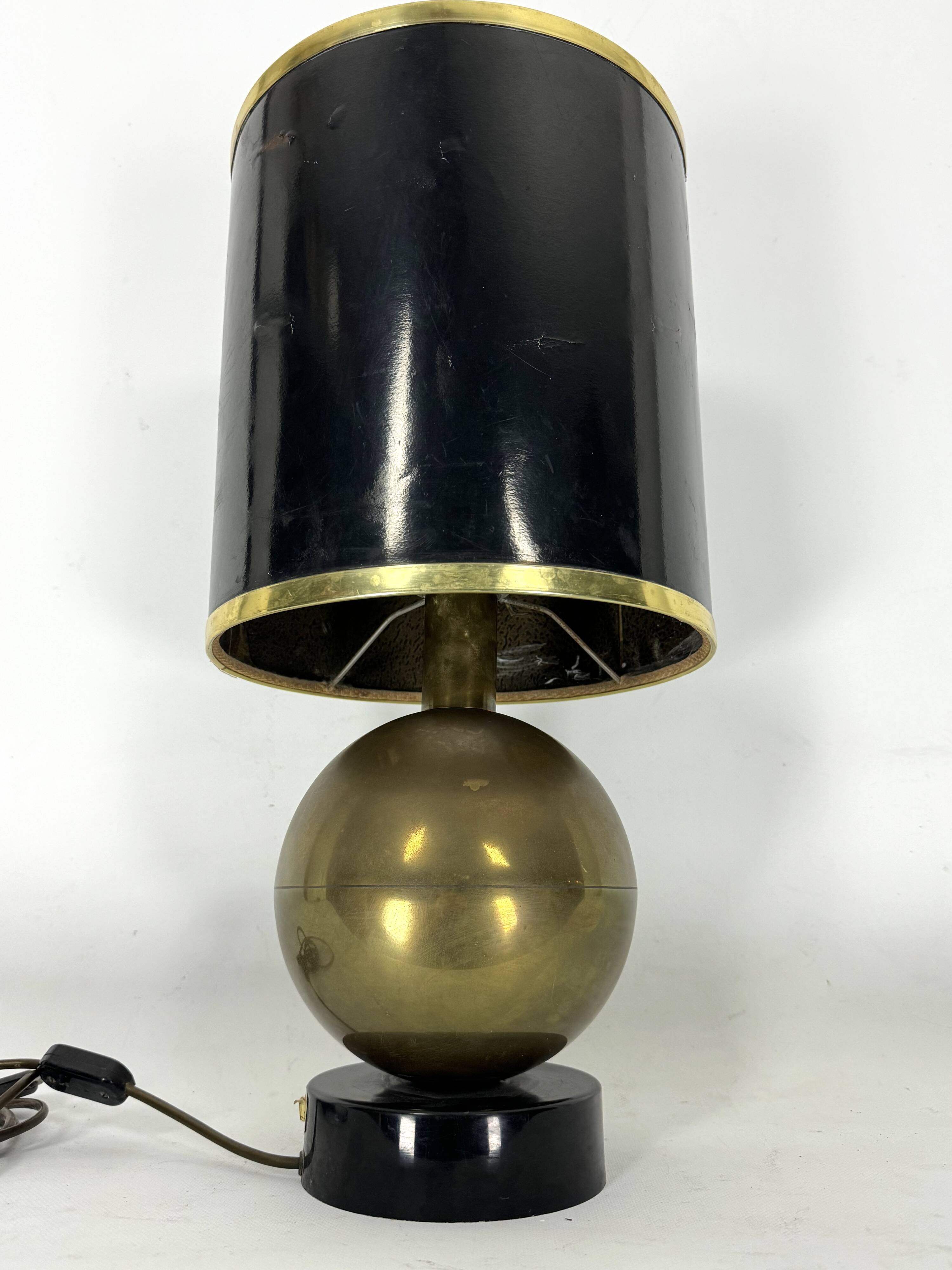 Vintage Brass sphere table lamp. Italy 1970s