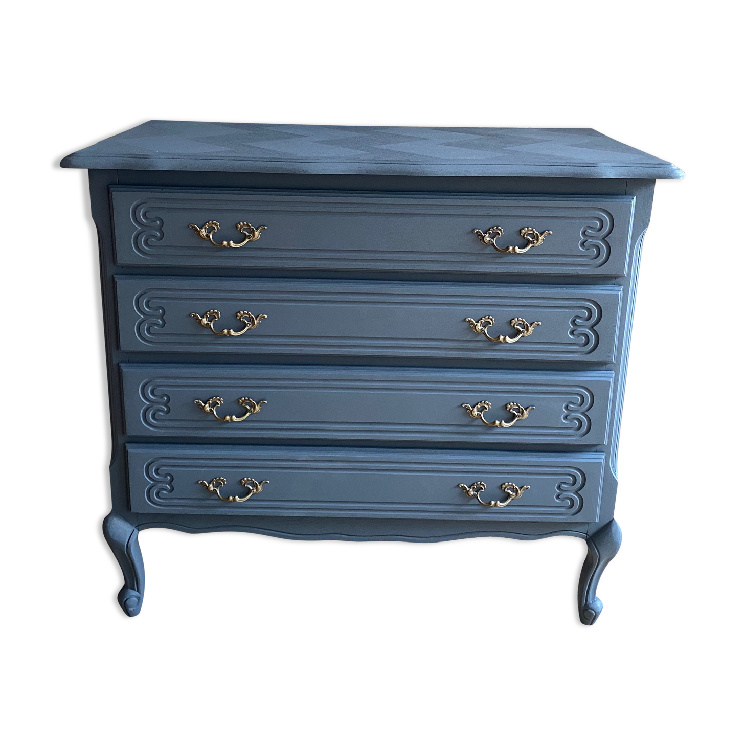 Commode aux pieds courbes