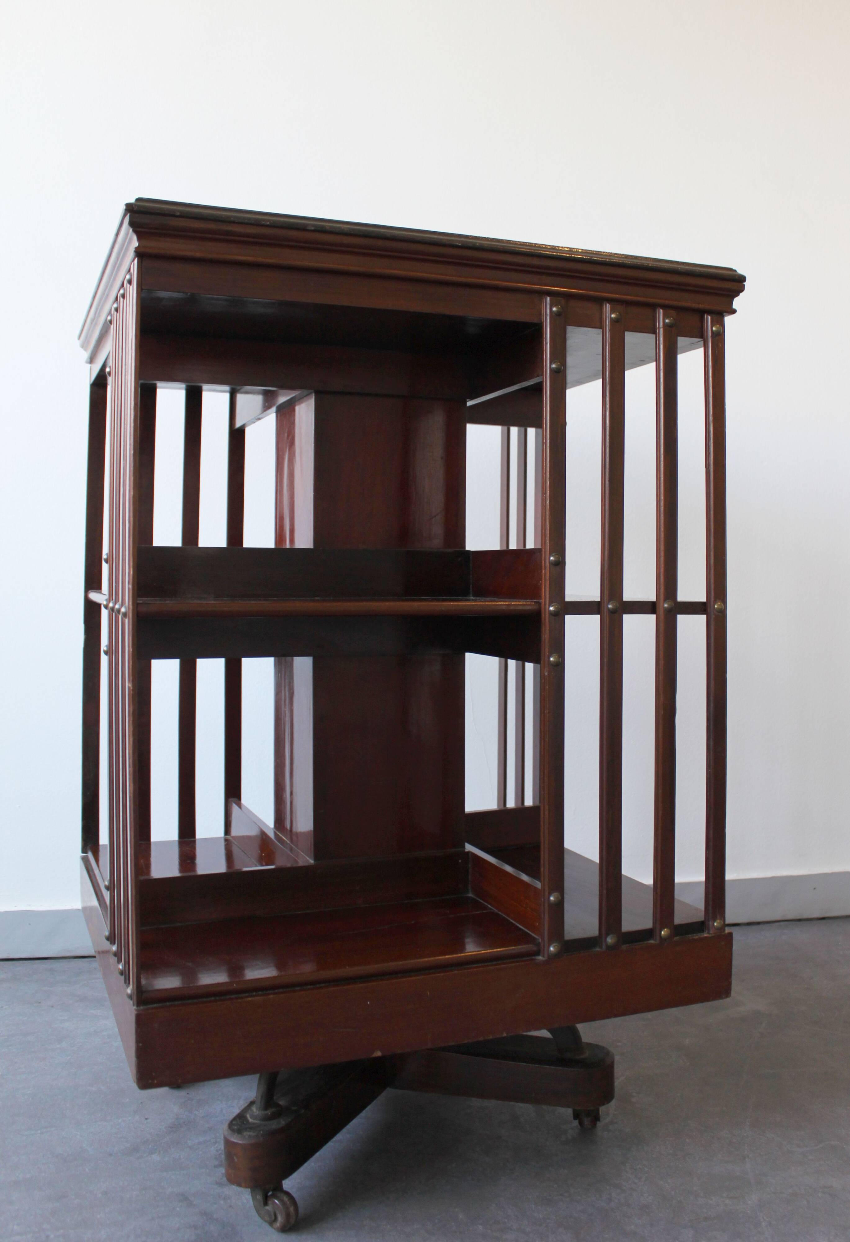 Rotating mahogany library, Regency style, early 20th century.