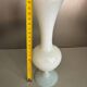 Vase en opaline blanc XX siècle