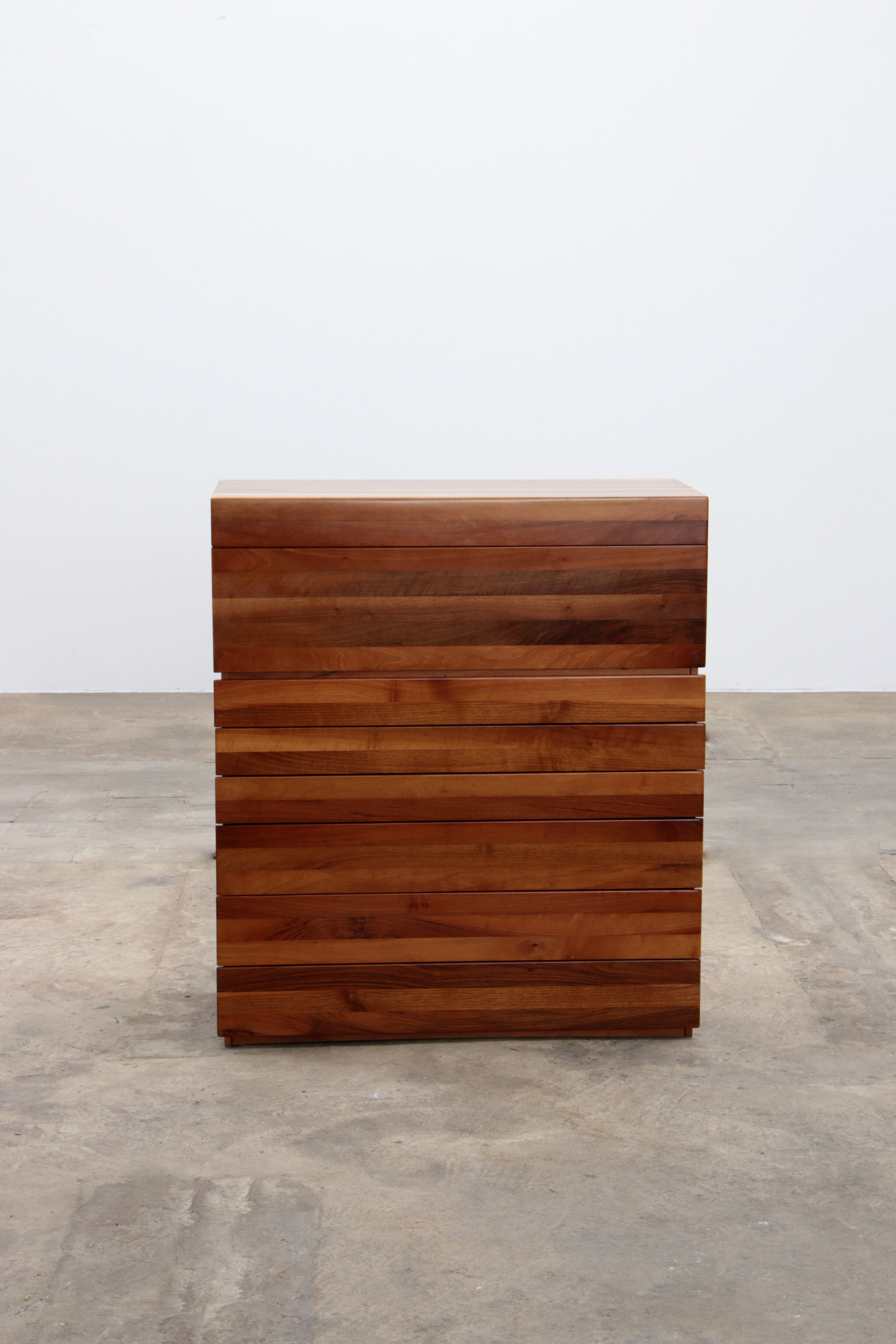 Afra & Tobia Scarpa Walnut secretary chest of drawers for Molteni, 1970 Italy