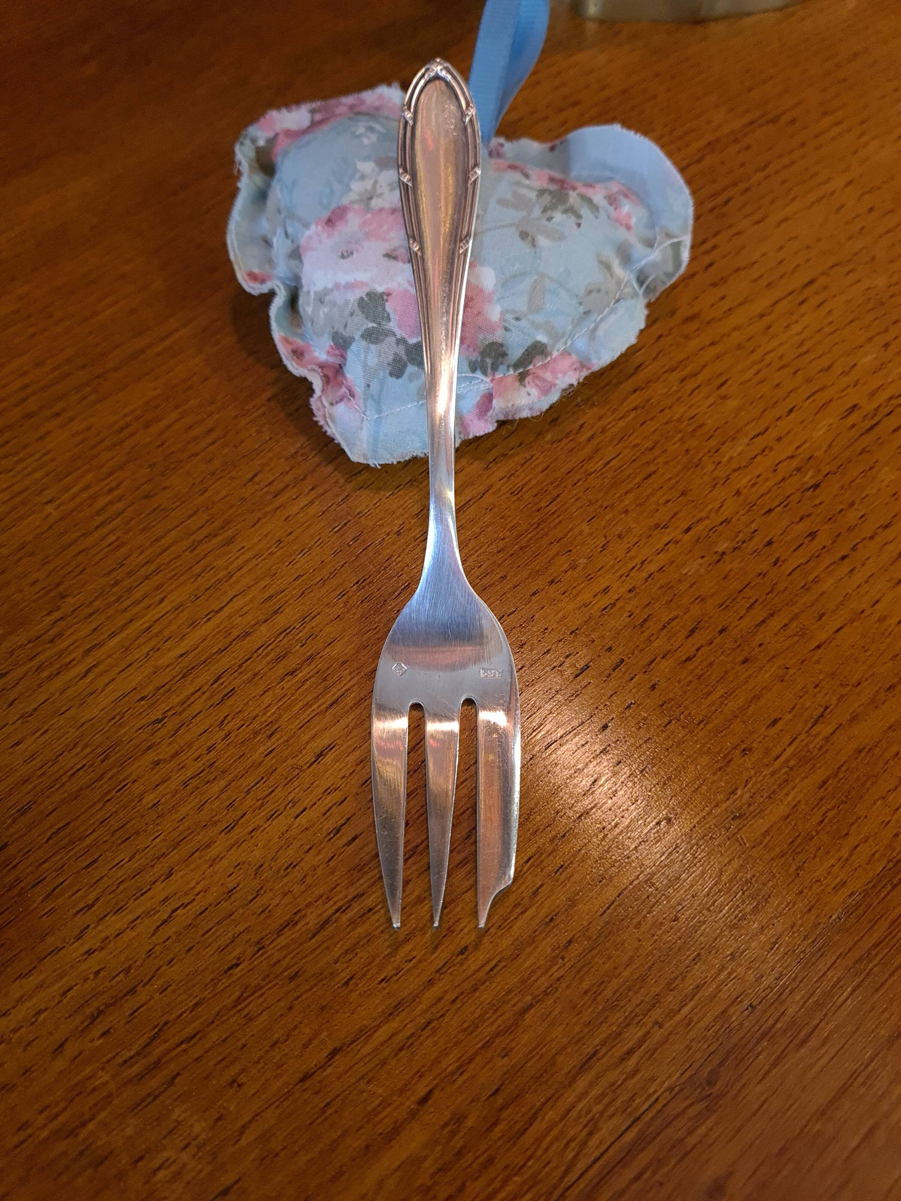 Box of 12 cake forks