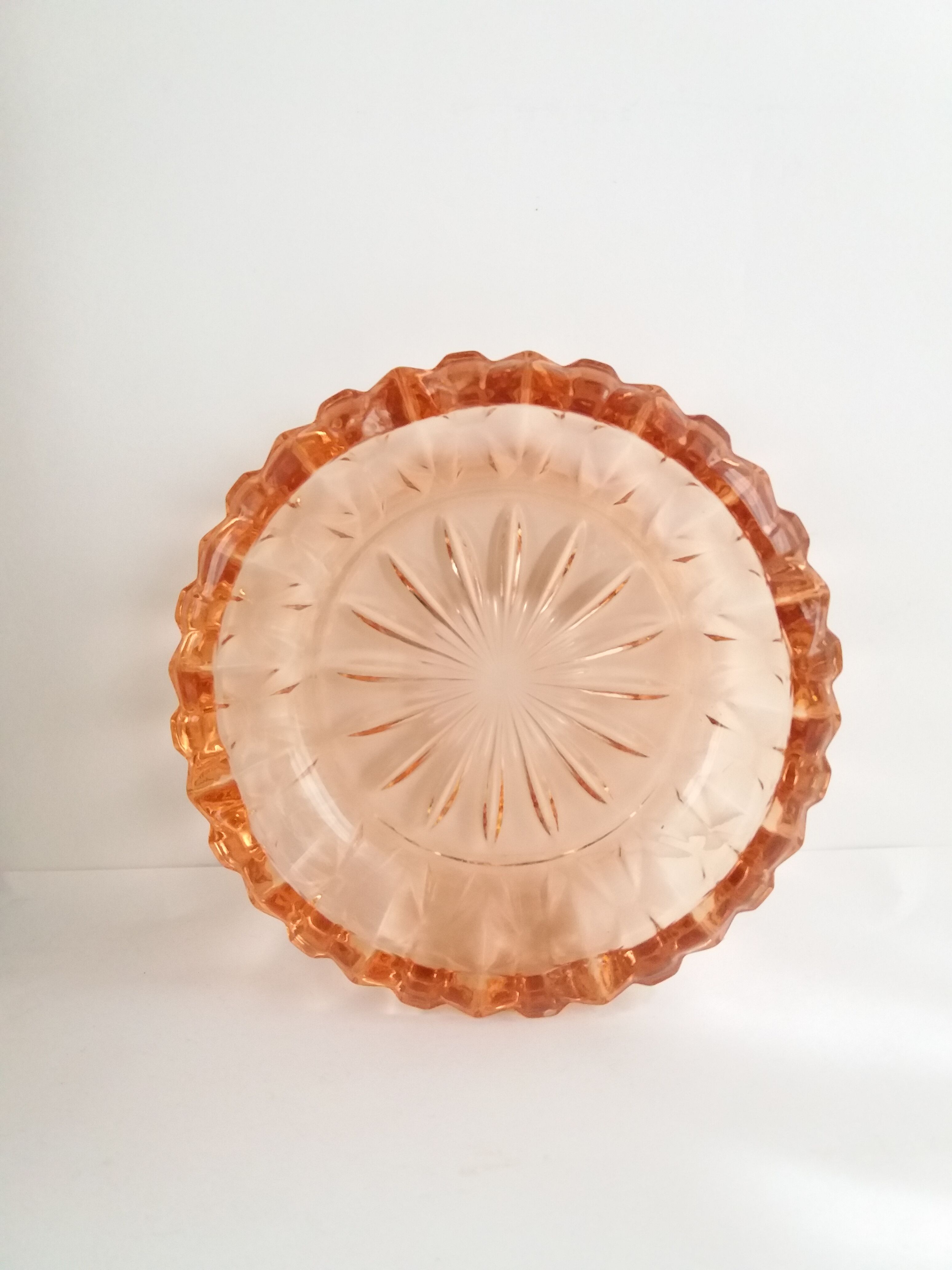 Pink chiseled glass catchall