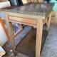 Table d’appoint vintage en bois et plateau marbré