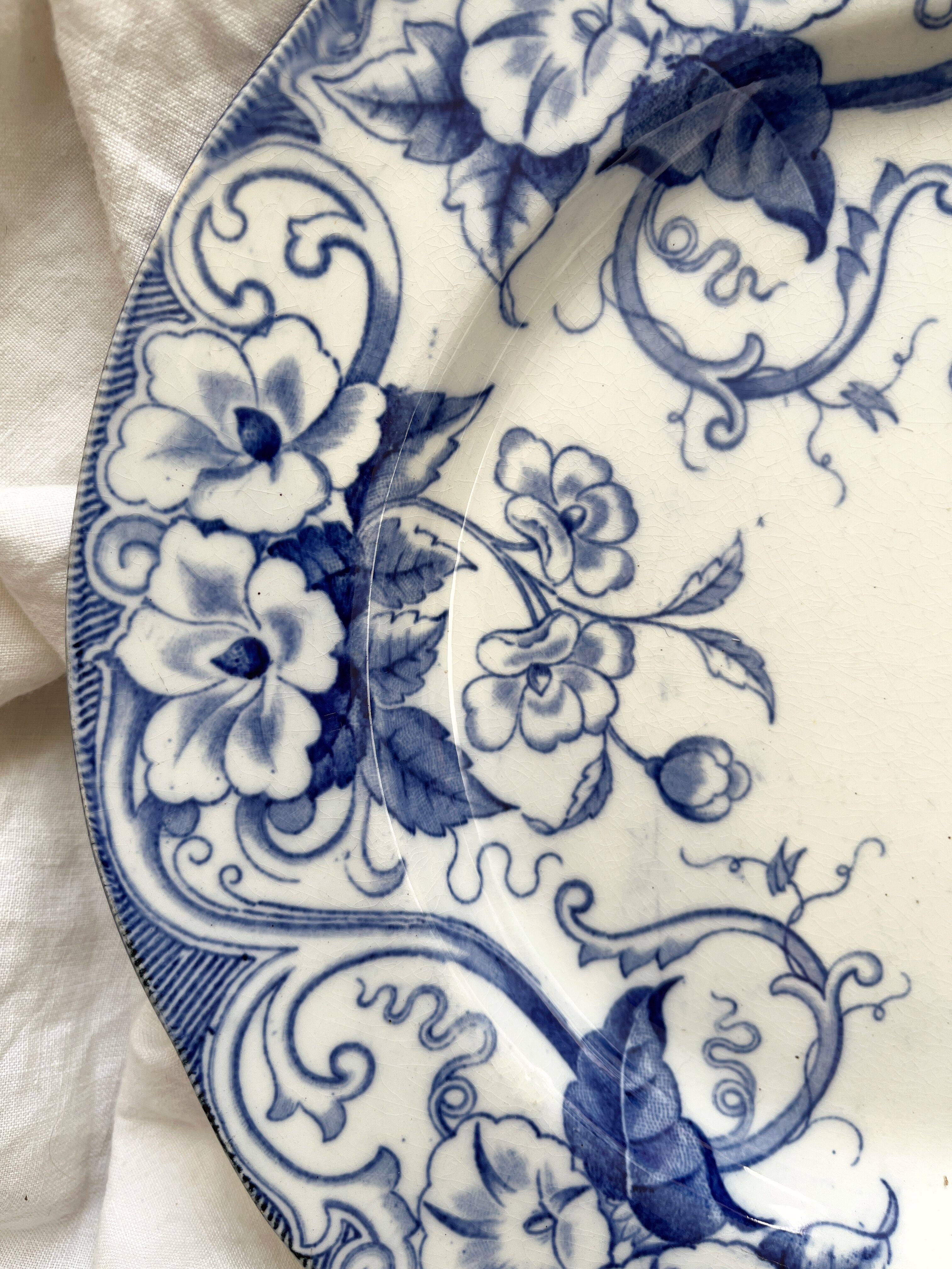 Round ironstone dish Flora Creil and Montereau late 19th century