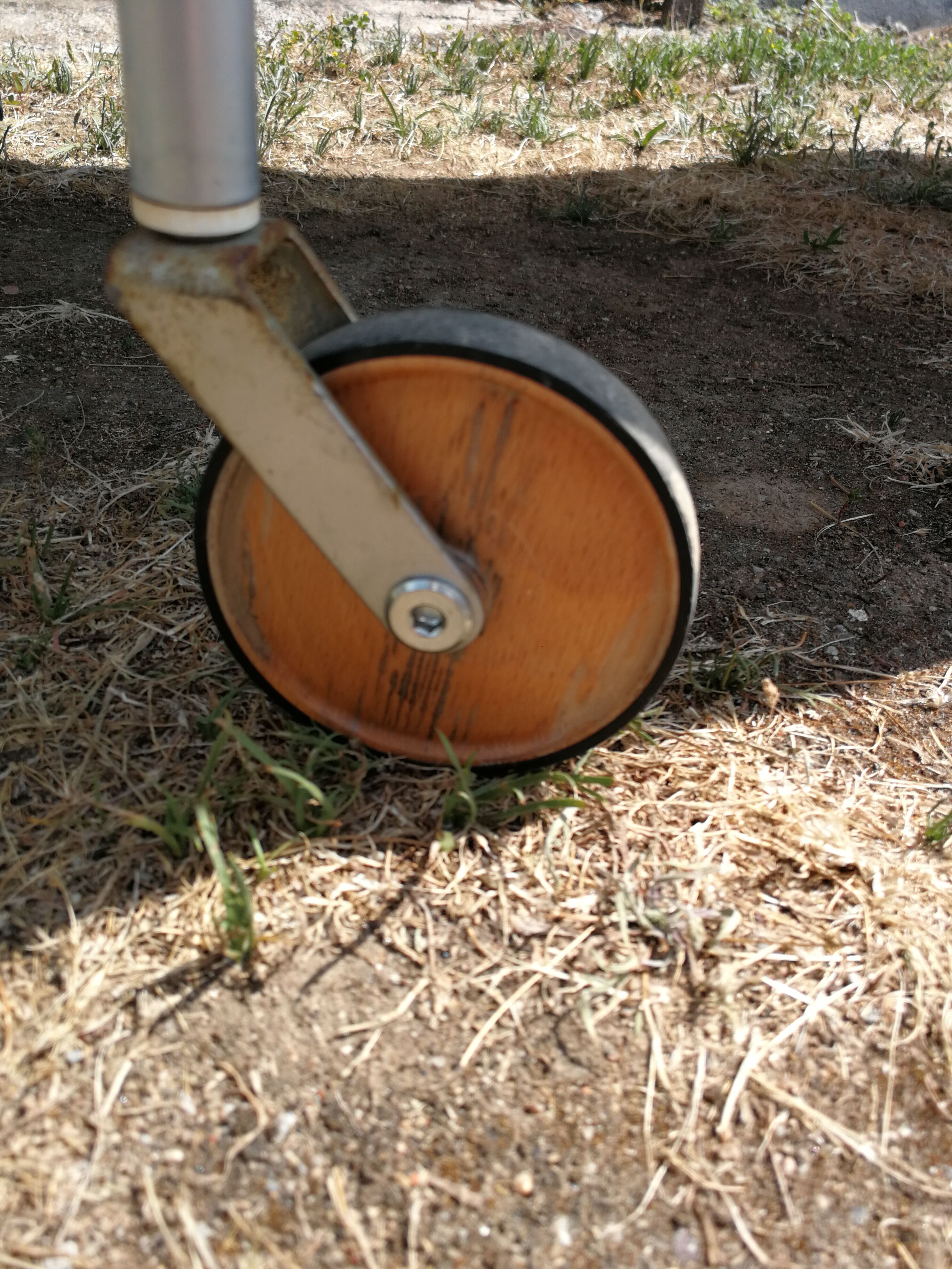 90's rolling coffee table
