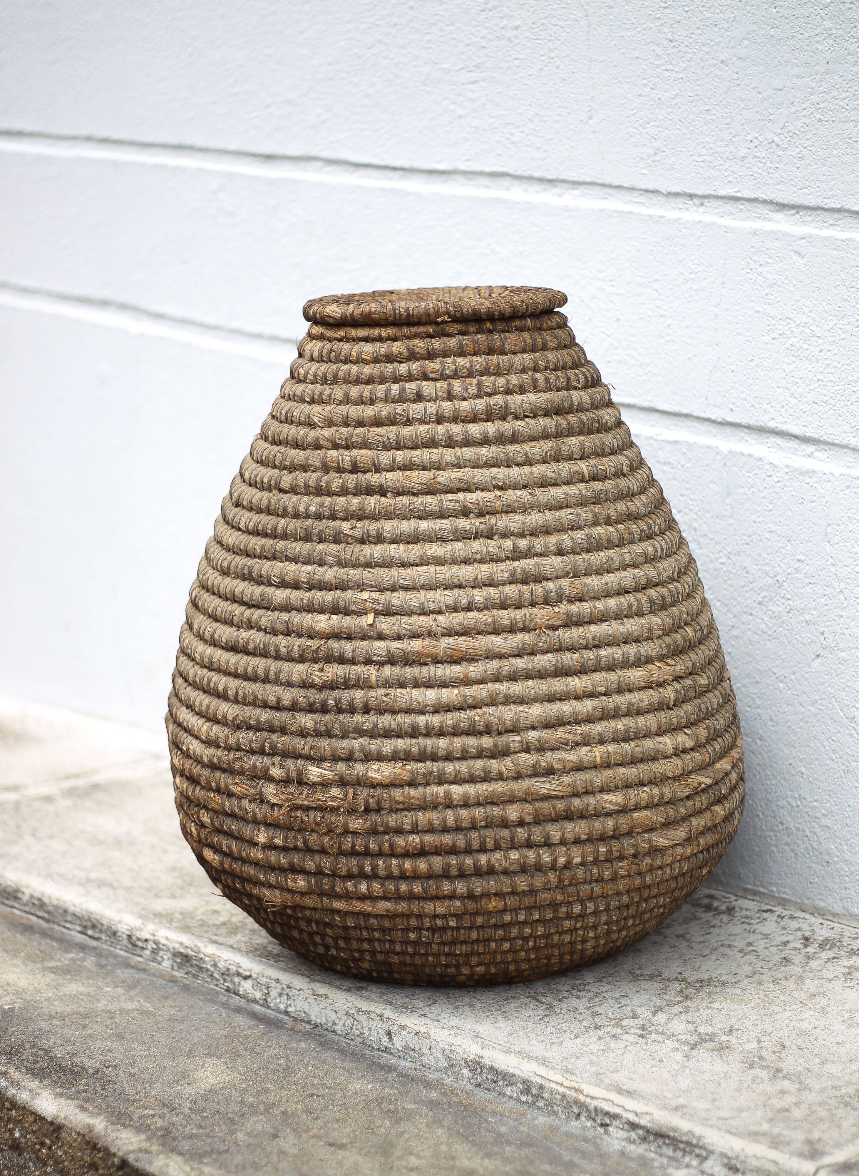Large old basket with lid, burgundy straw and bramble, woven basket