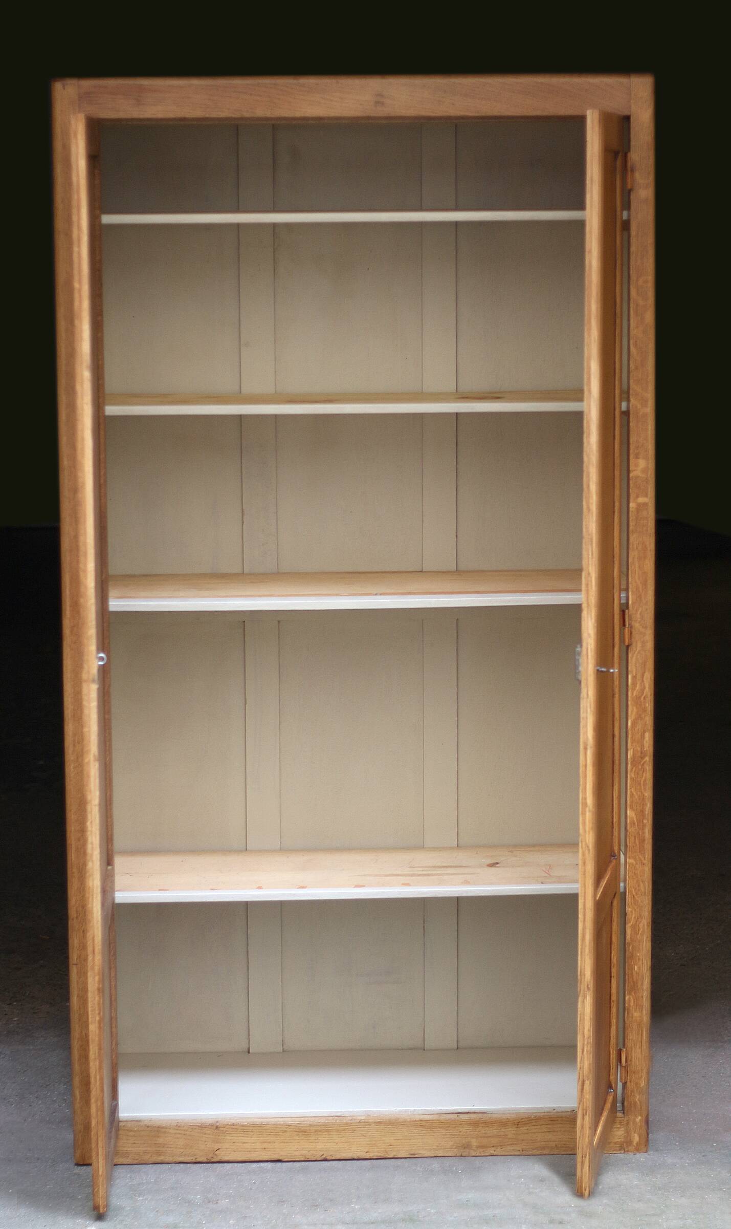 Armoire parisienne d'administration