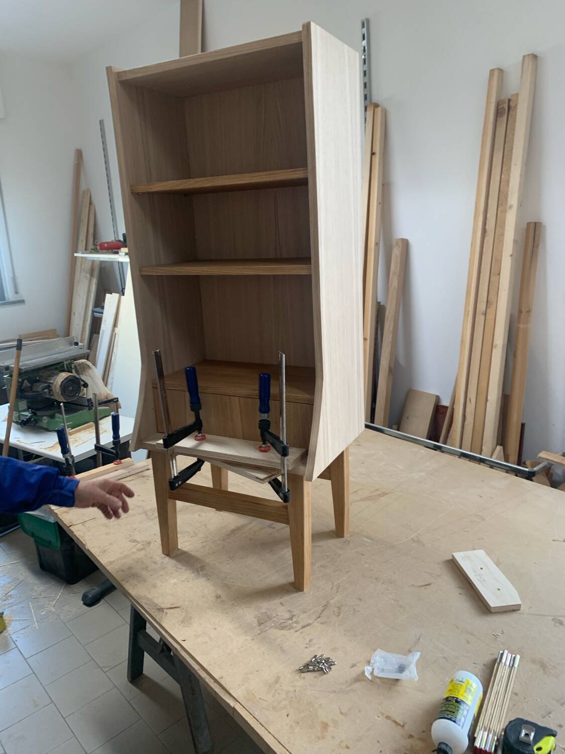 Bibliothèque avec tiroir