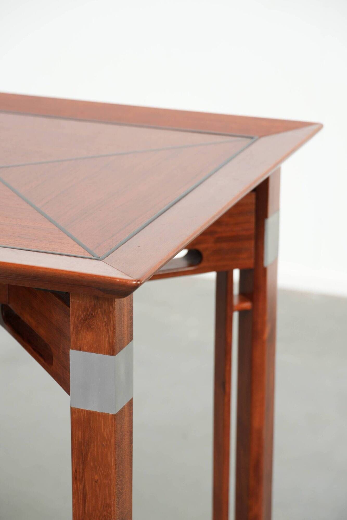Tall Art Deco design side table with removable top