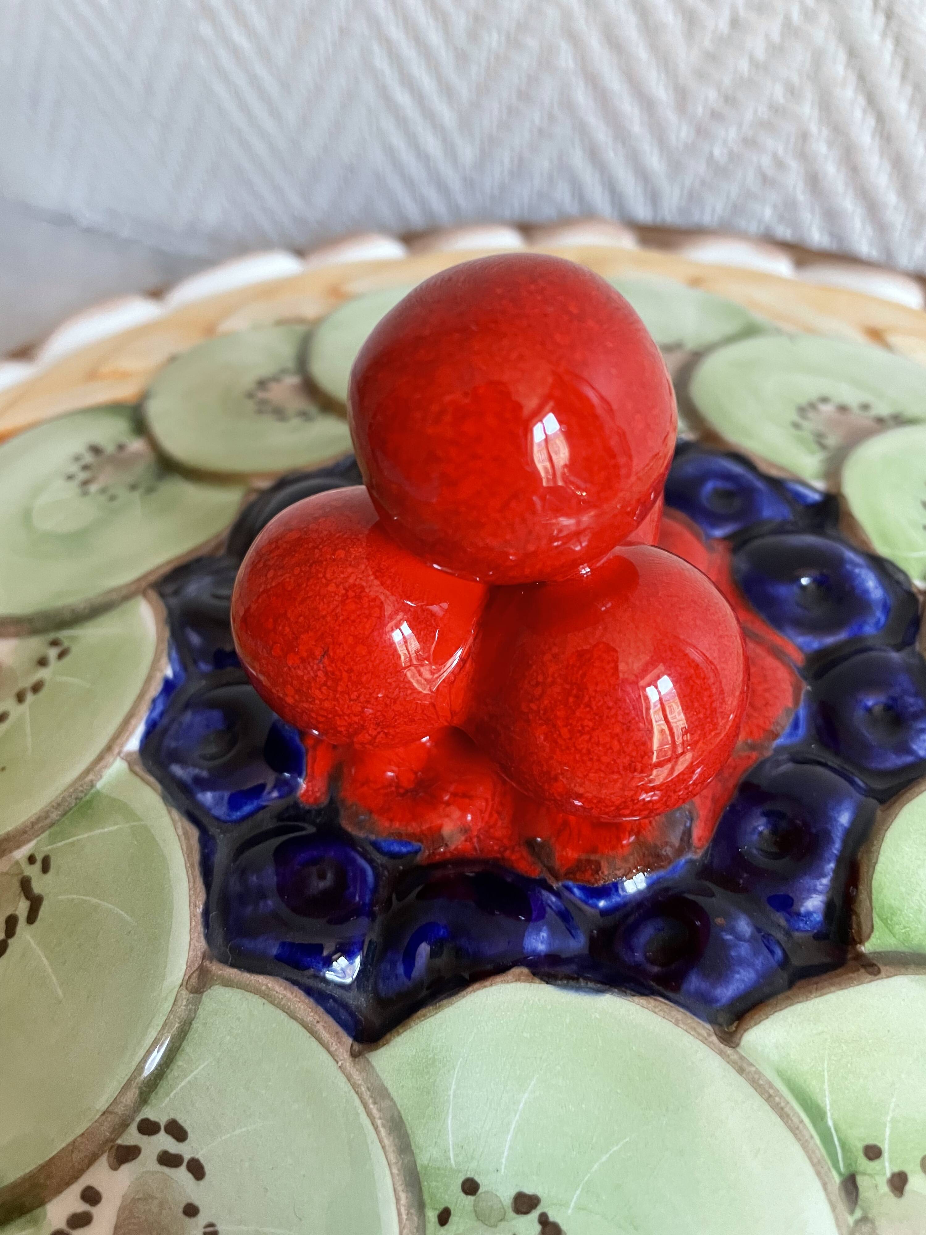 Kiwi slip ceramic pie dish