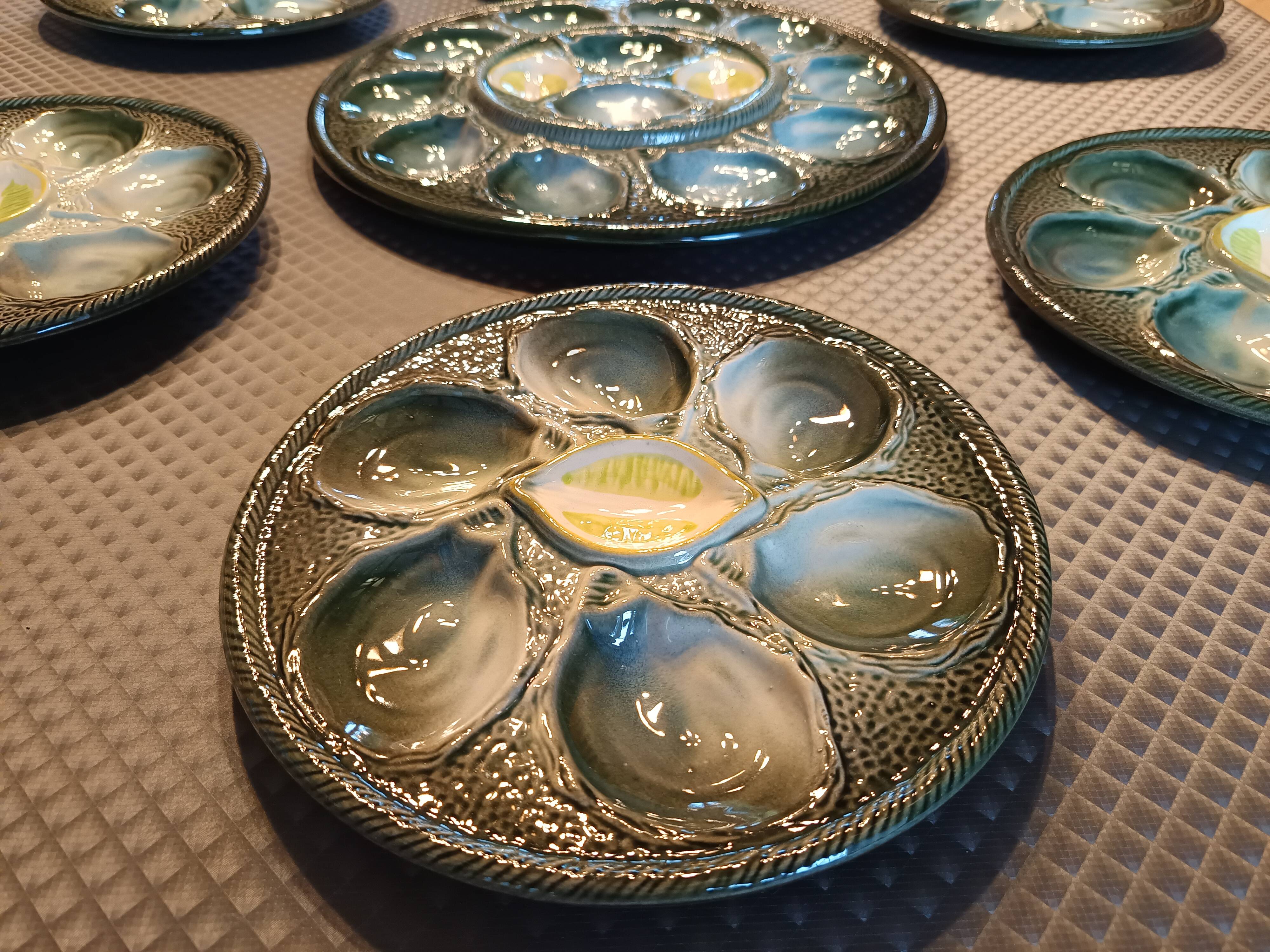 Vintage earthenware oyster set - Saint Clement, 1 dish + 6 plates