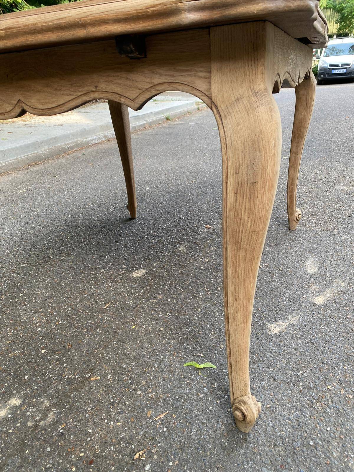 Table à manger extensible Louis XV bois massif chêne et marqueterie 200cm