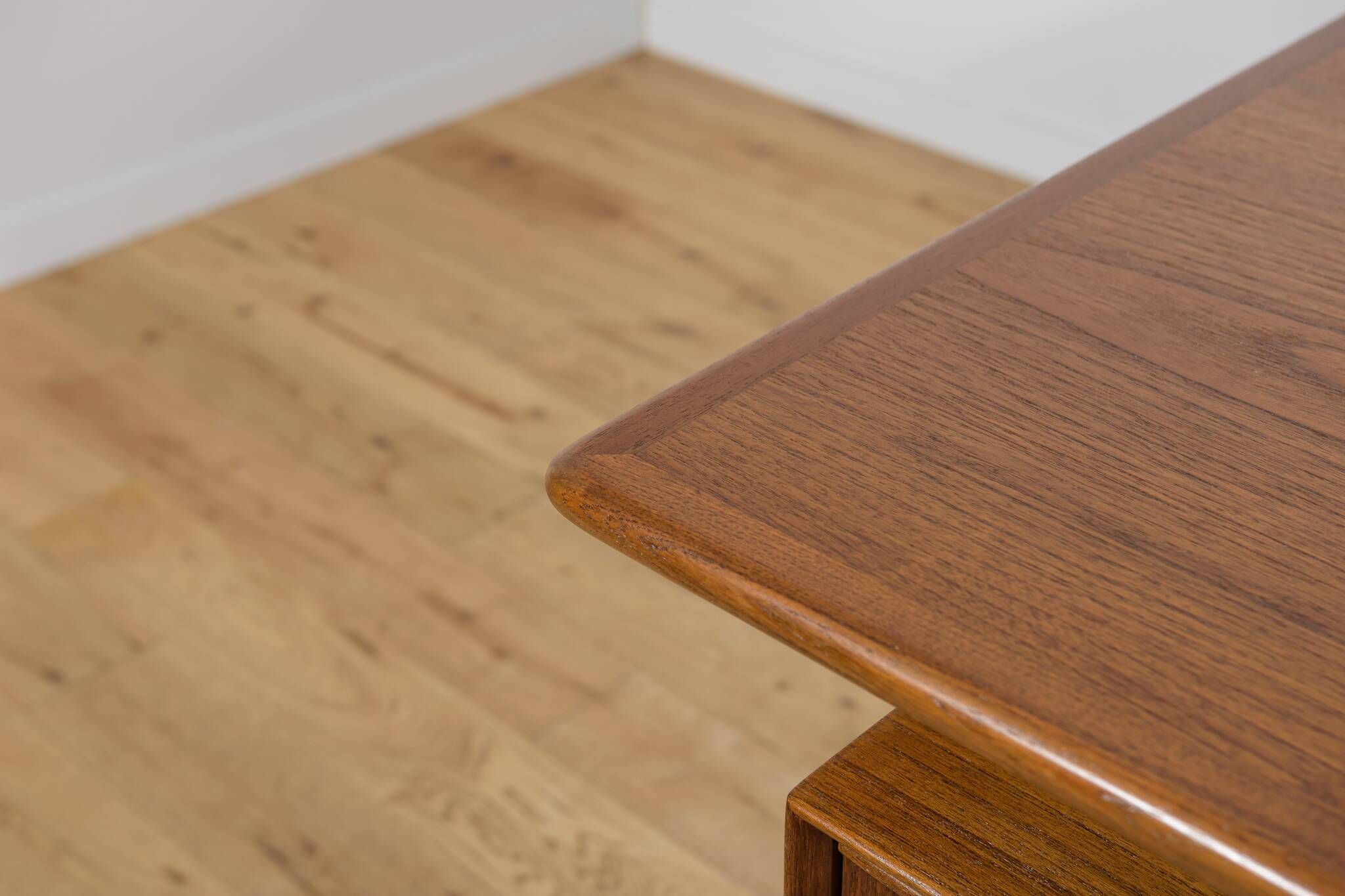 Bureau indépendant en teck modèle 75 de Omann Jun, Danemark, années 1950.