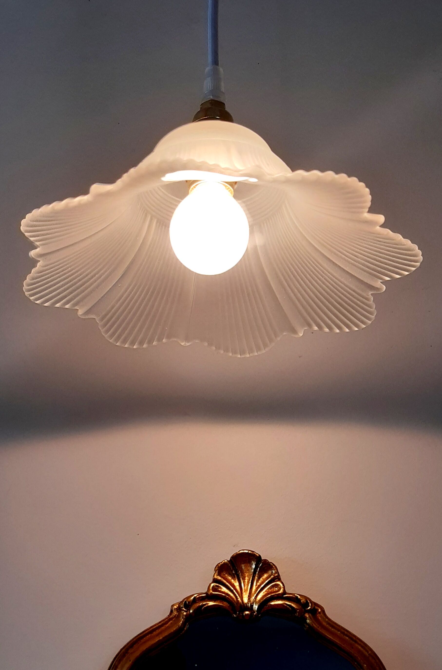 Vintage flower pendant lamp