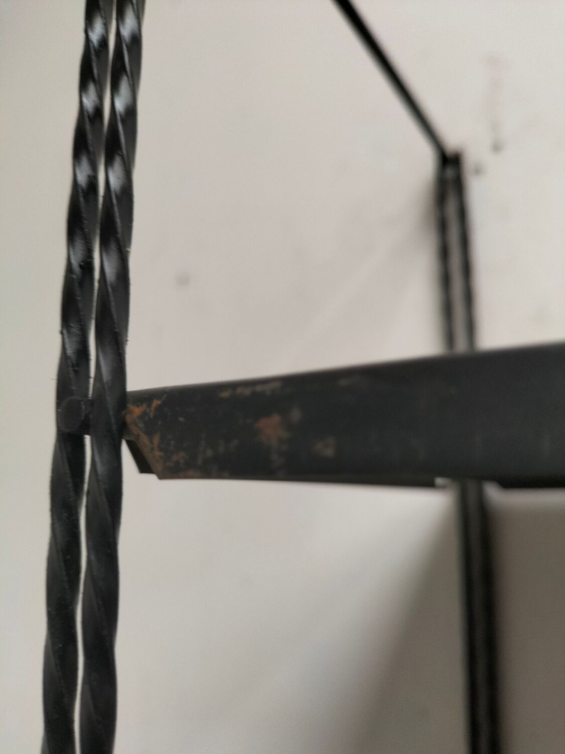 Étagère modulable en metal