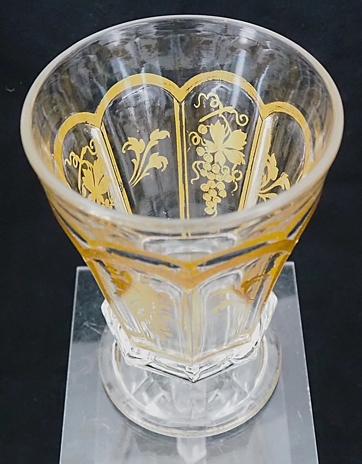 Baccarat glass vase with purple violets, gilded moulded crystal, Charles X Louis Philippe signed.