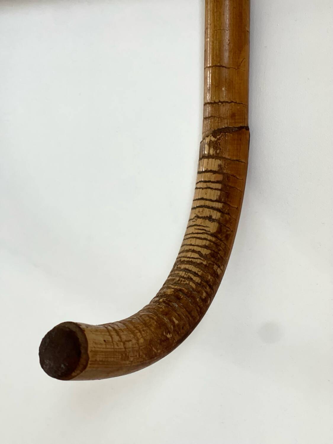 1960s rattan wall hook shelf