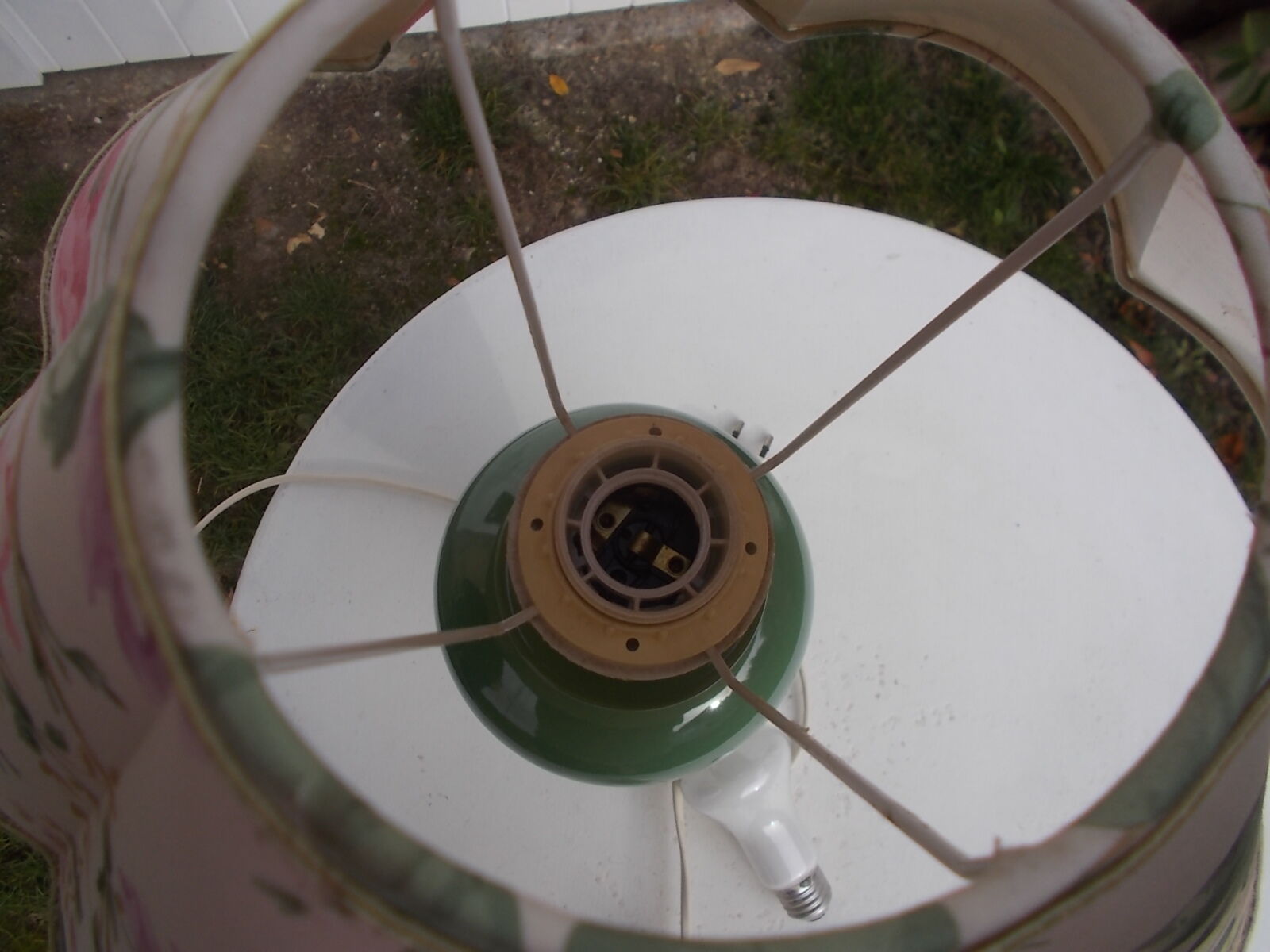 Vintage Deschuytener table or bedside lamp