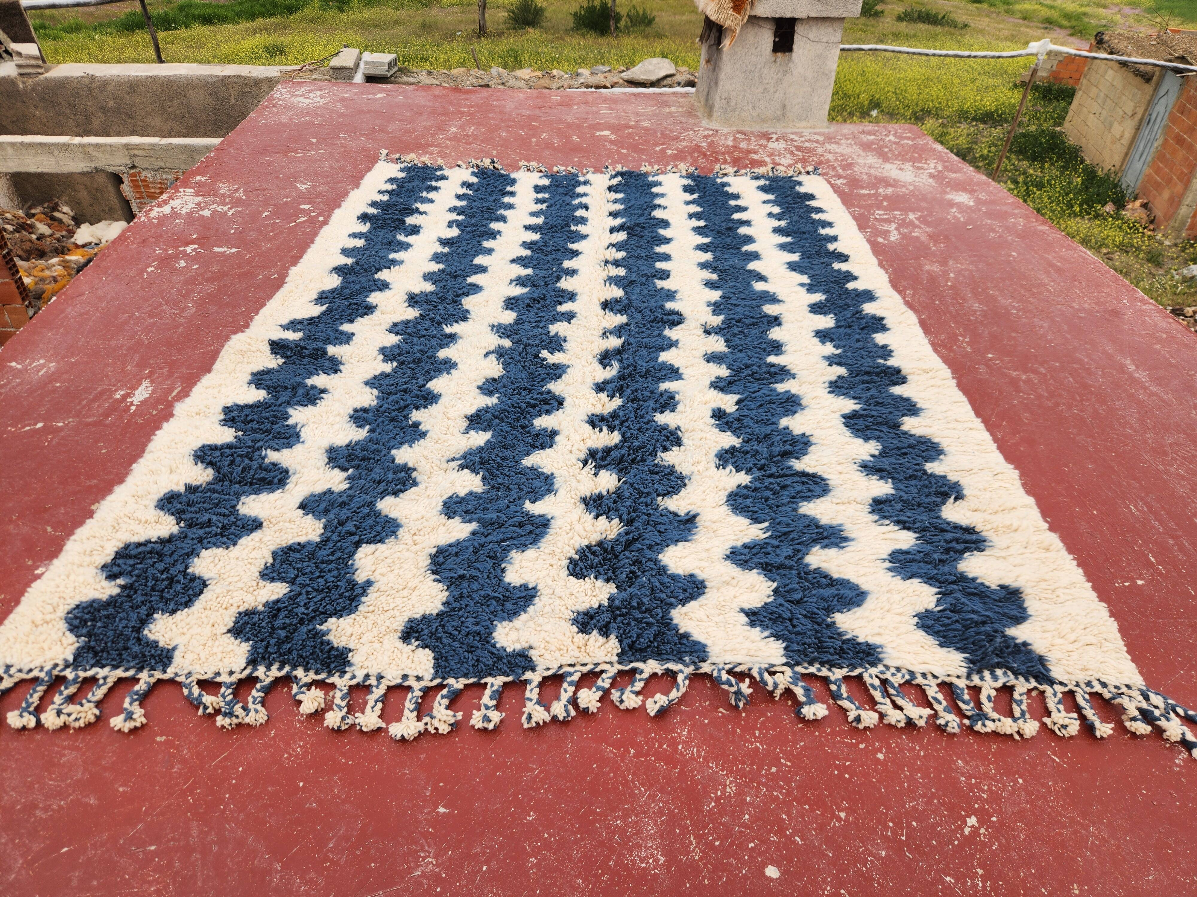 Large striped Berber rug 274x208 cm – Cream & blue wool – Graphic pattern