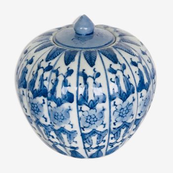 Chinese ceramic pot