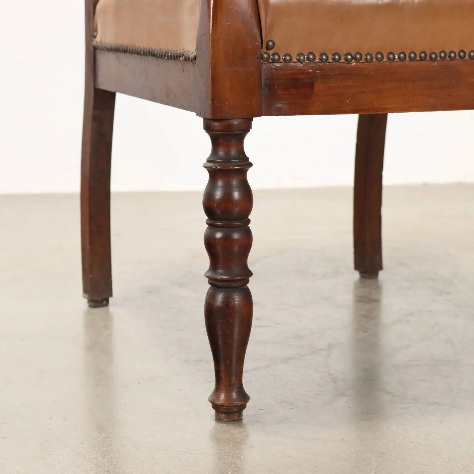 Antique Louis-Philippe armchair in walnut, Italy, 19th century