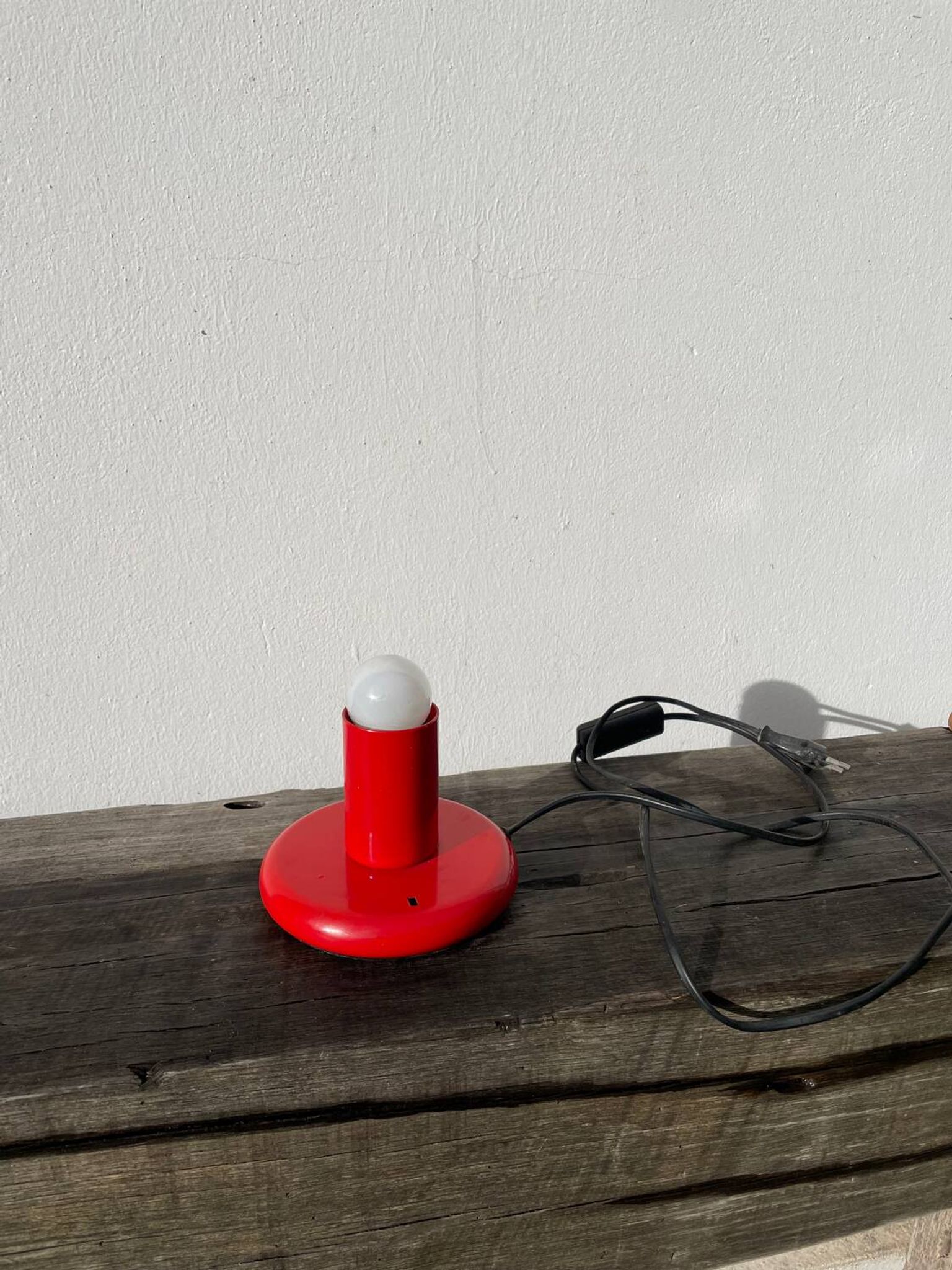 Lampe 1970 Kama Keur métal rouge